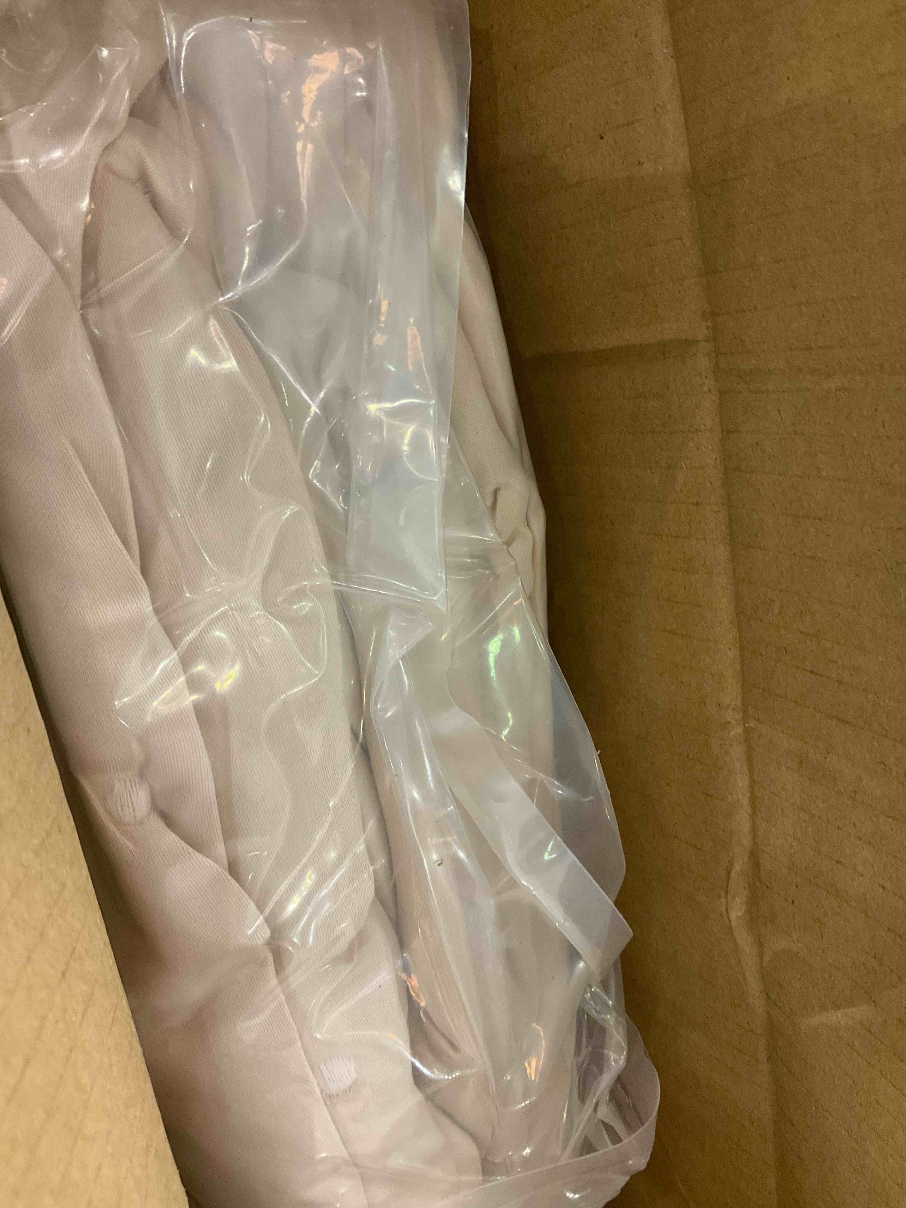 https://s3.amazonaws.com/lotting-images-prod/bidfta/EXS00924172_1702918221692.jpeg