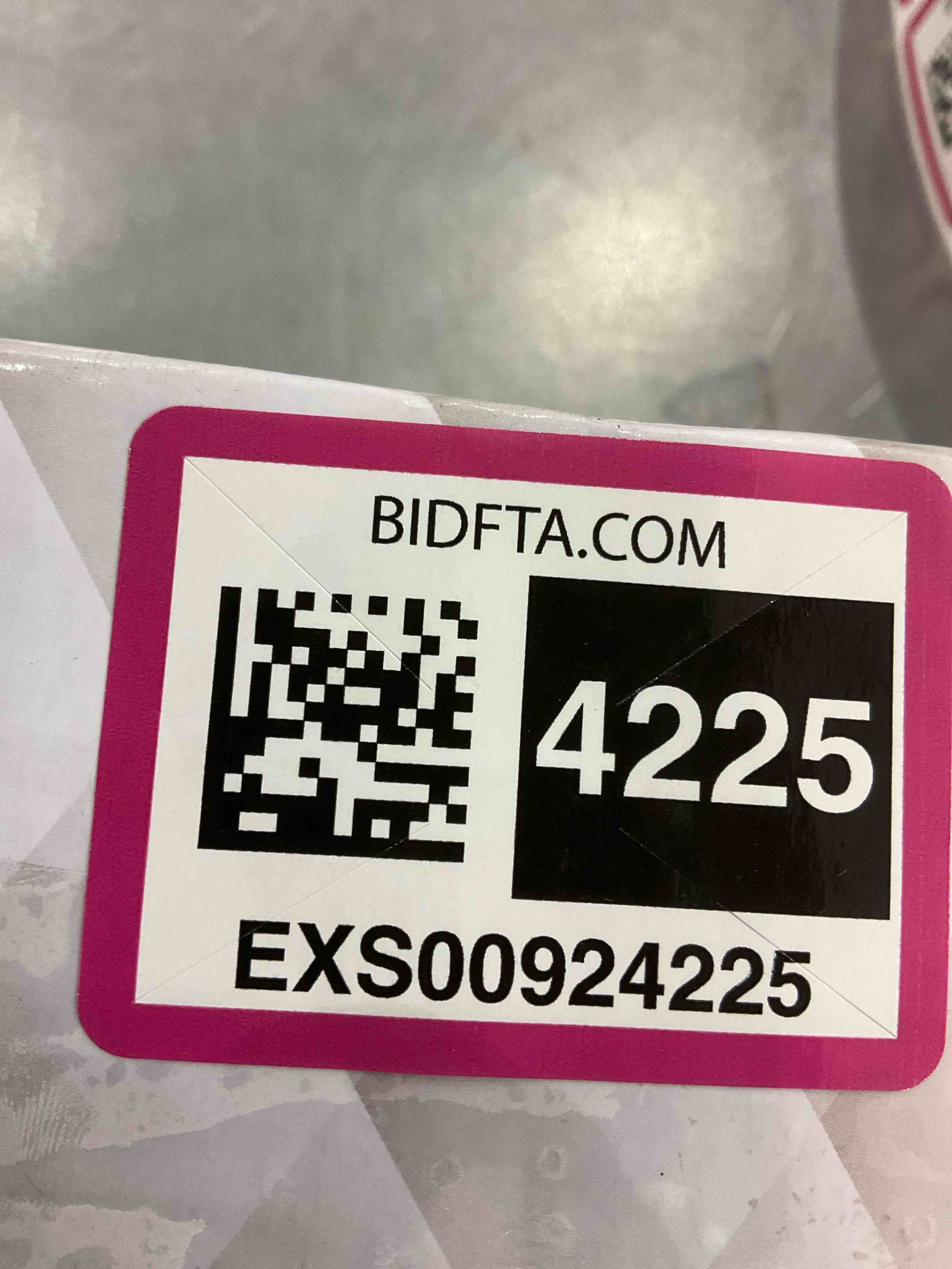 https://s3.amazonaws.com/lotting-images-prod/bidfta/EXS00924225_1702929764964.jpeg