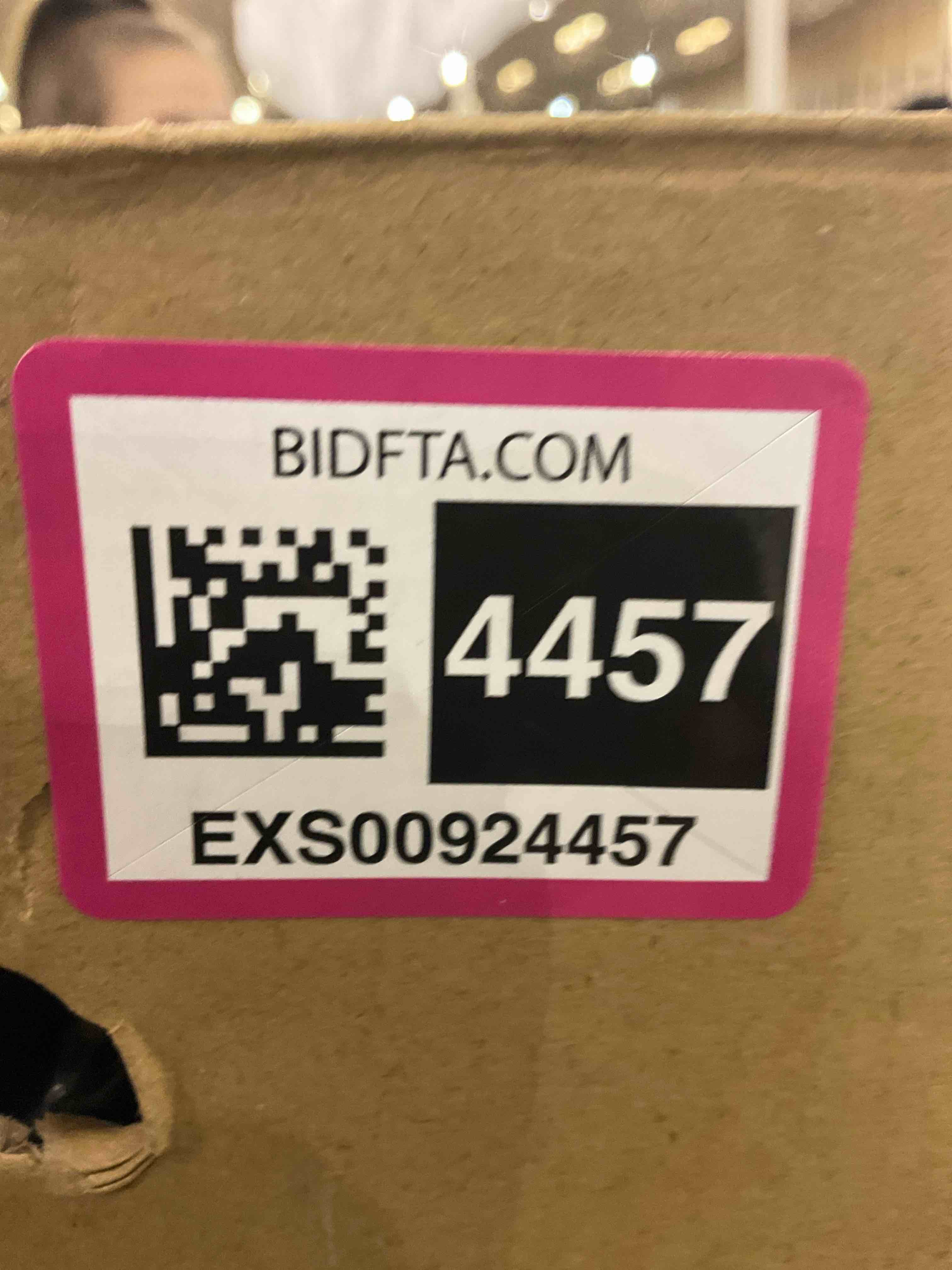 https://s3.amazonaws.com/lotting-images-prod/bidfta/EXS00924457_1703097432298.jpeg