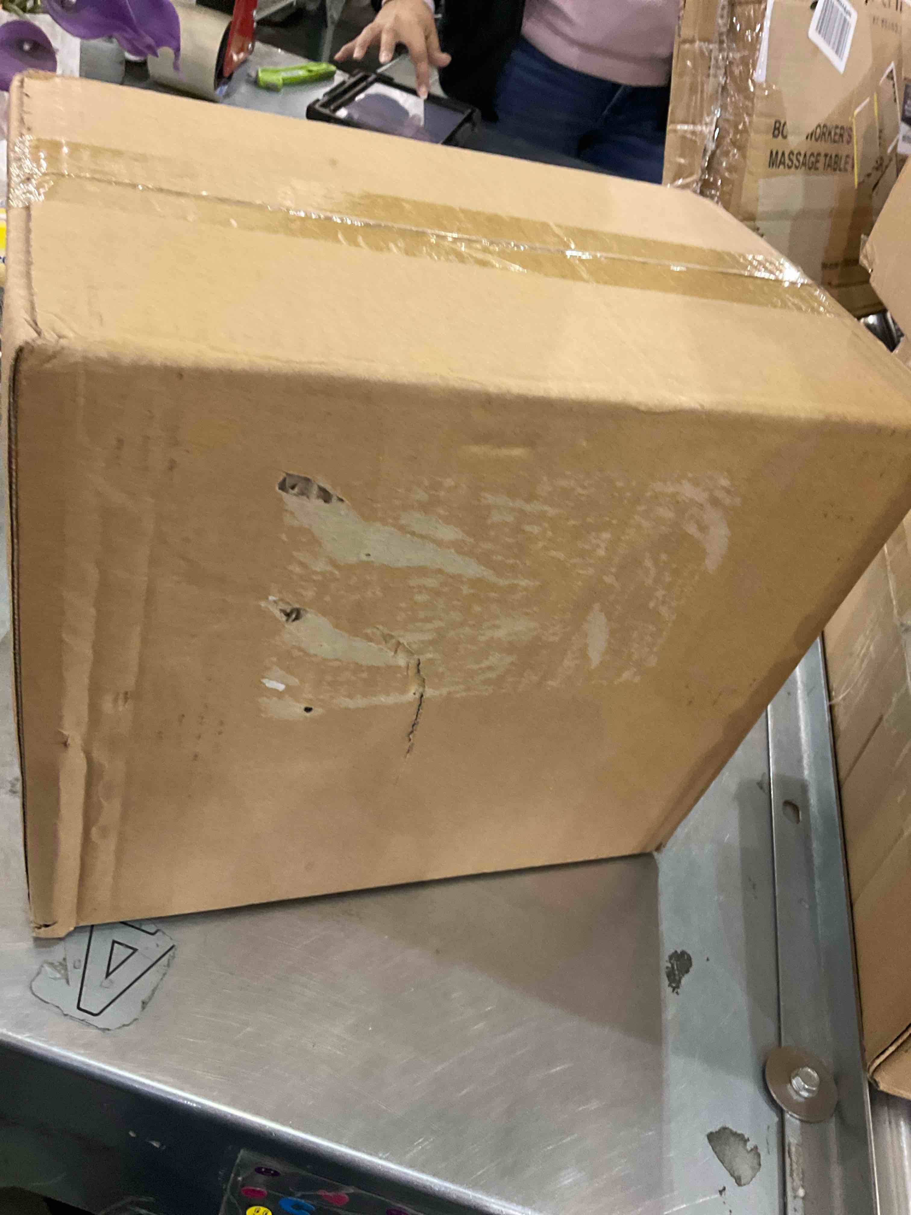 https://s3.amazonaws.com/lotting-images-prod/bidfta/EXS00924742_1703682841367.jpeg