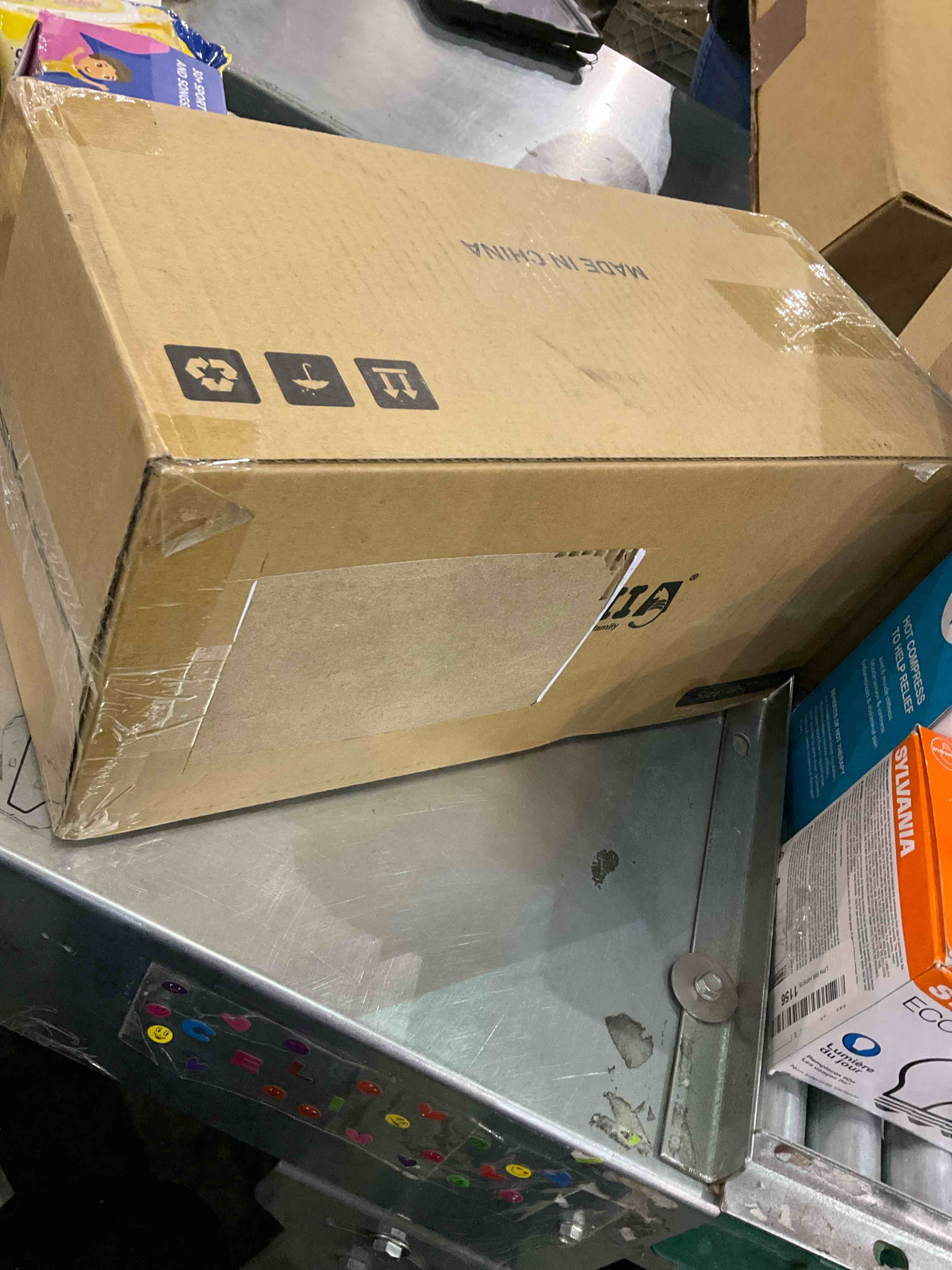 https://s3.amazonaws.com/lotting-images-prod/bidfta/EXS00924748_1703683288464.jpeg