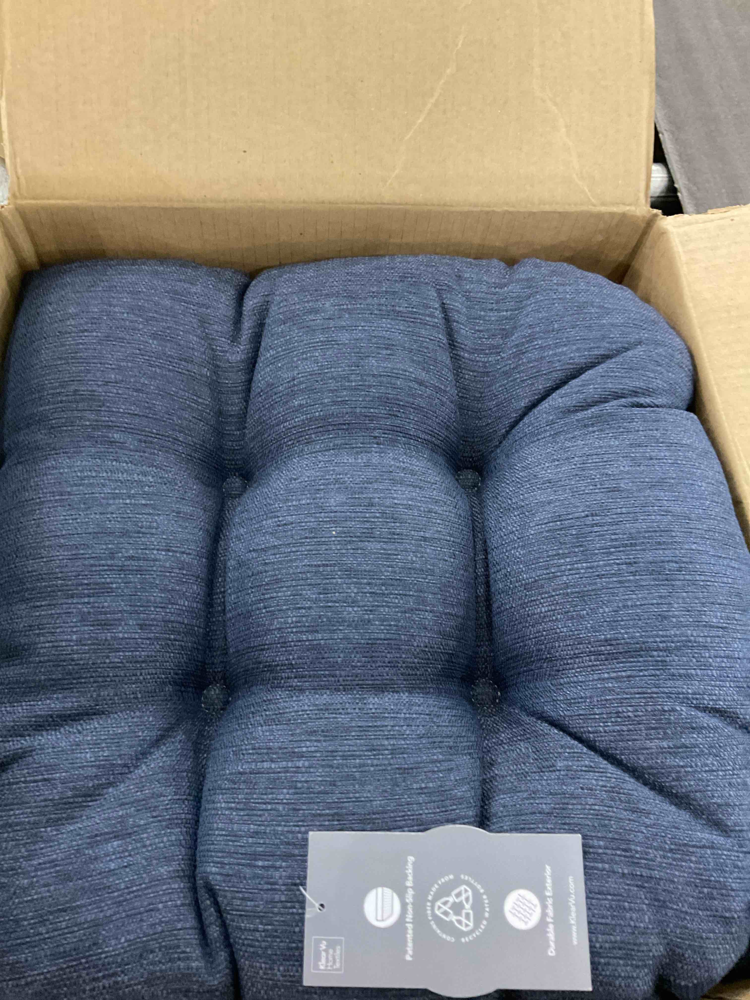 https://s3.amazonaws.com/lotting-images-prod/bidfta/EXS00925266_1701705257669.jpeg