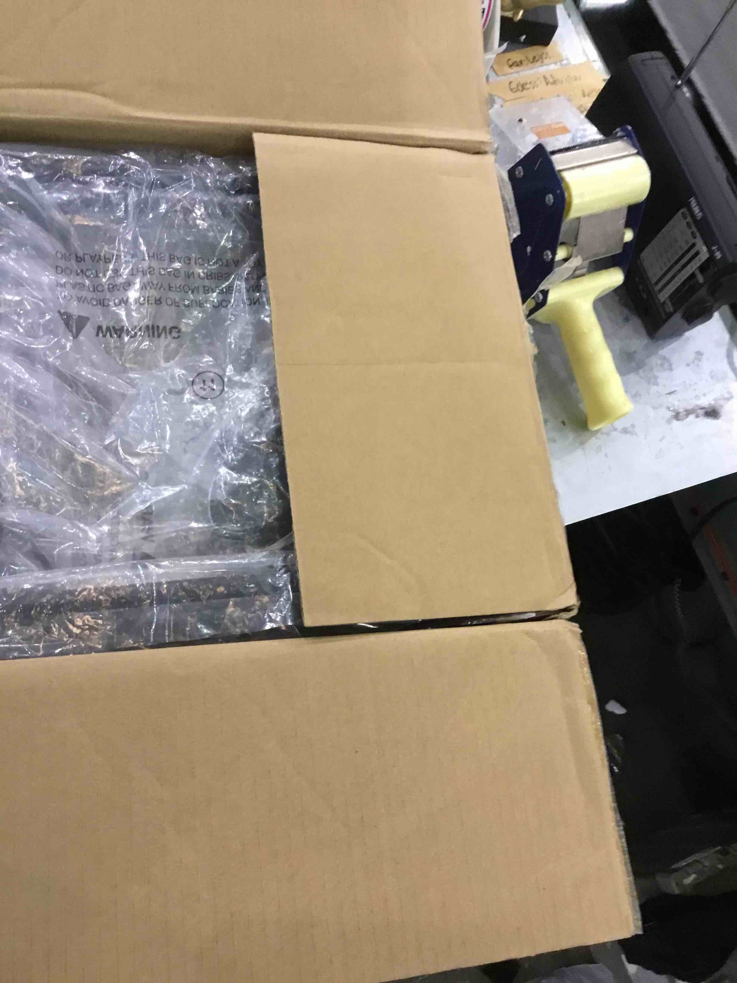 https://s3.amazonaws.com/lotting-images-prod/bidfta/EXS00925505_1701368296529.jpeg