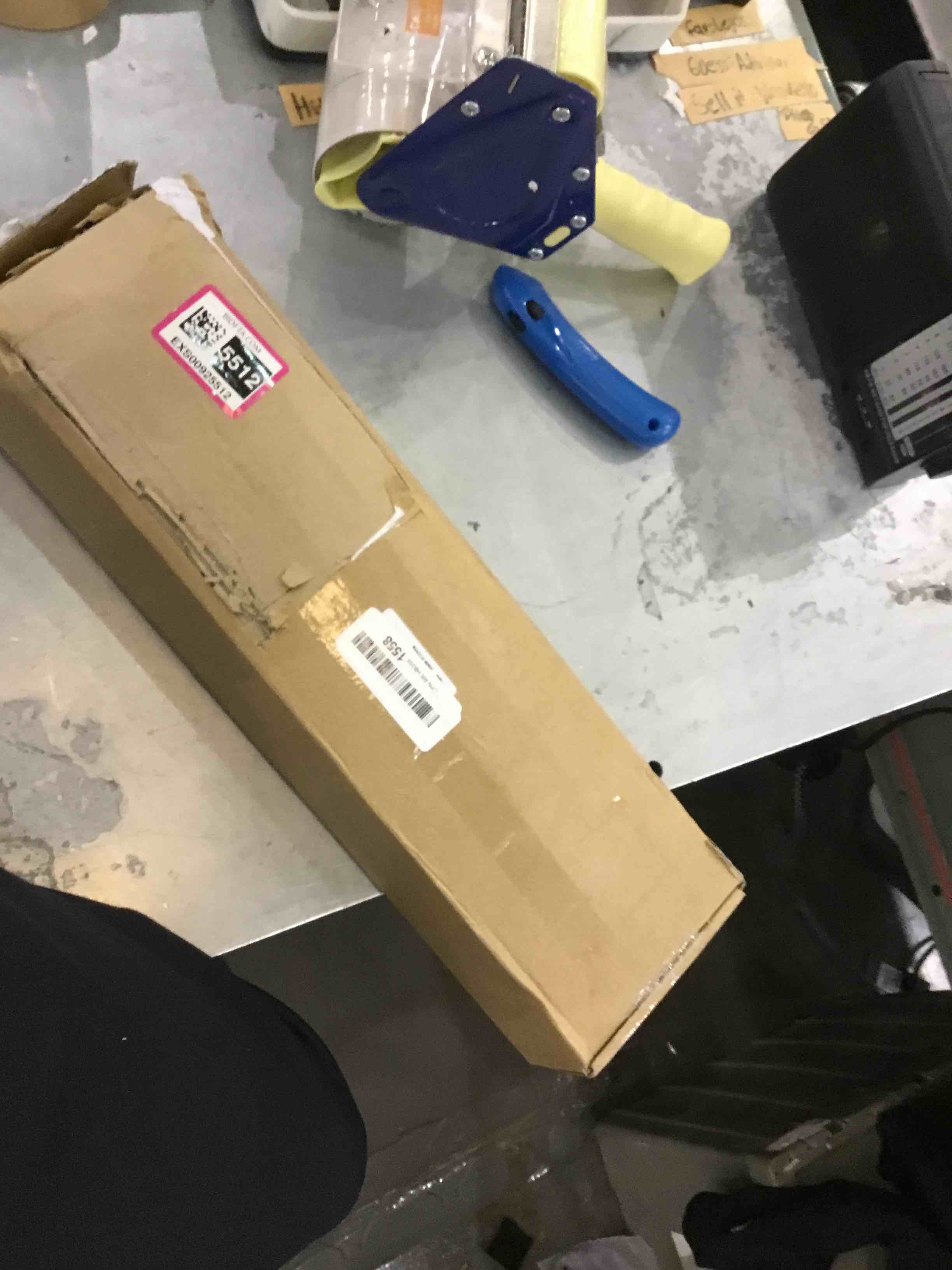 https://s3.amazonaws.com/lotting-images-prod/bidfta/EXS00925512_1701368940764.jpeg