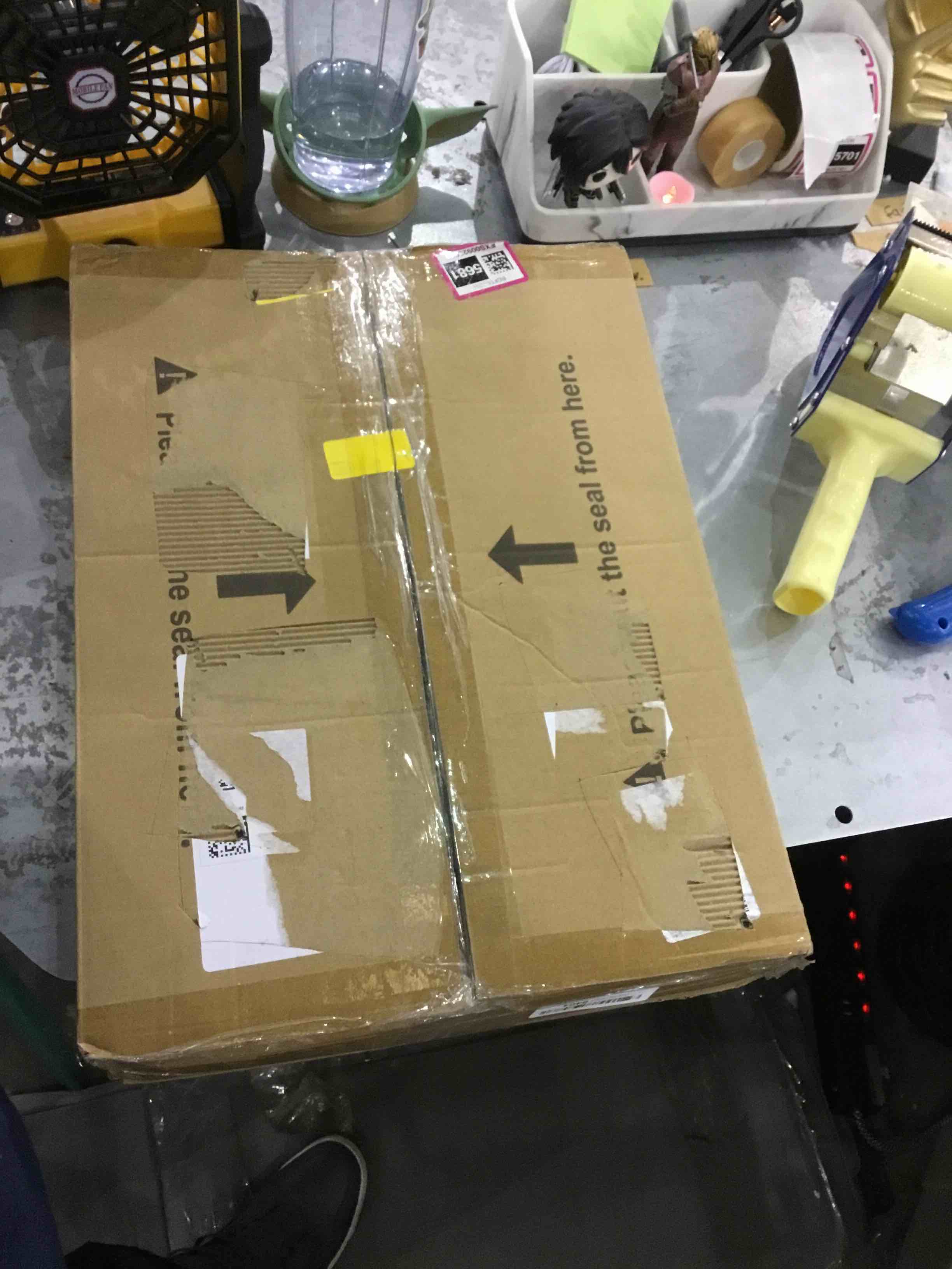 https://s3.amazonaws.com/lotting-images-prod/bidfta/EXS00925681_1701449151944.jpeg
