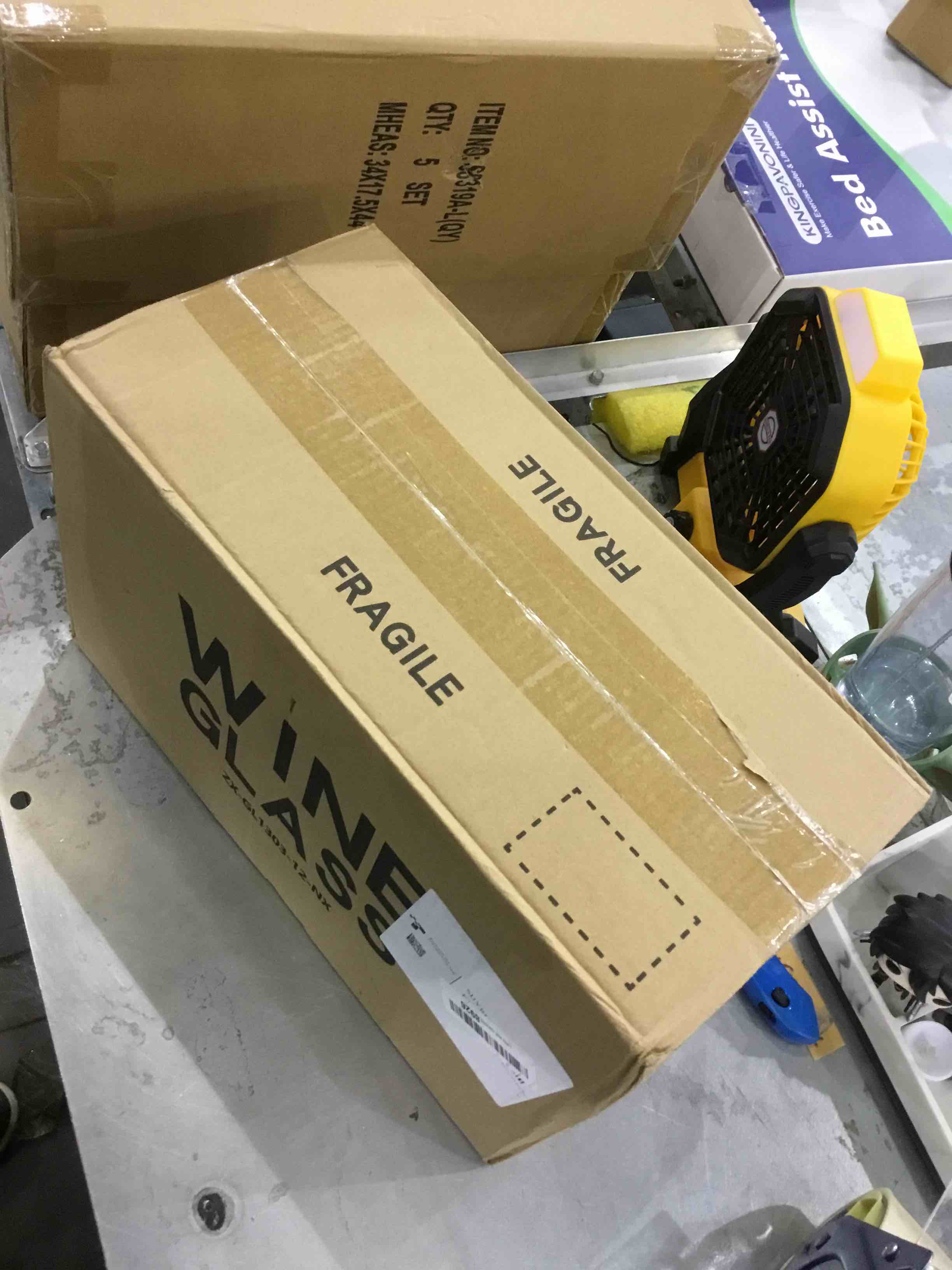 https://s3.amazonaws.com/lotting-images-prod/bidfta/EXS00925769_1701701524706.jpeg