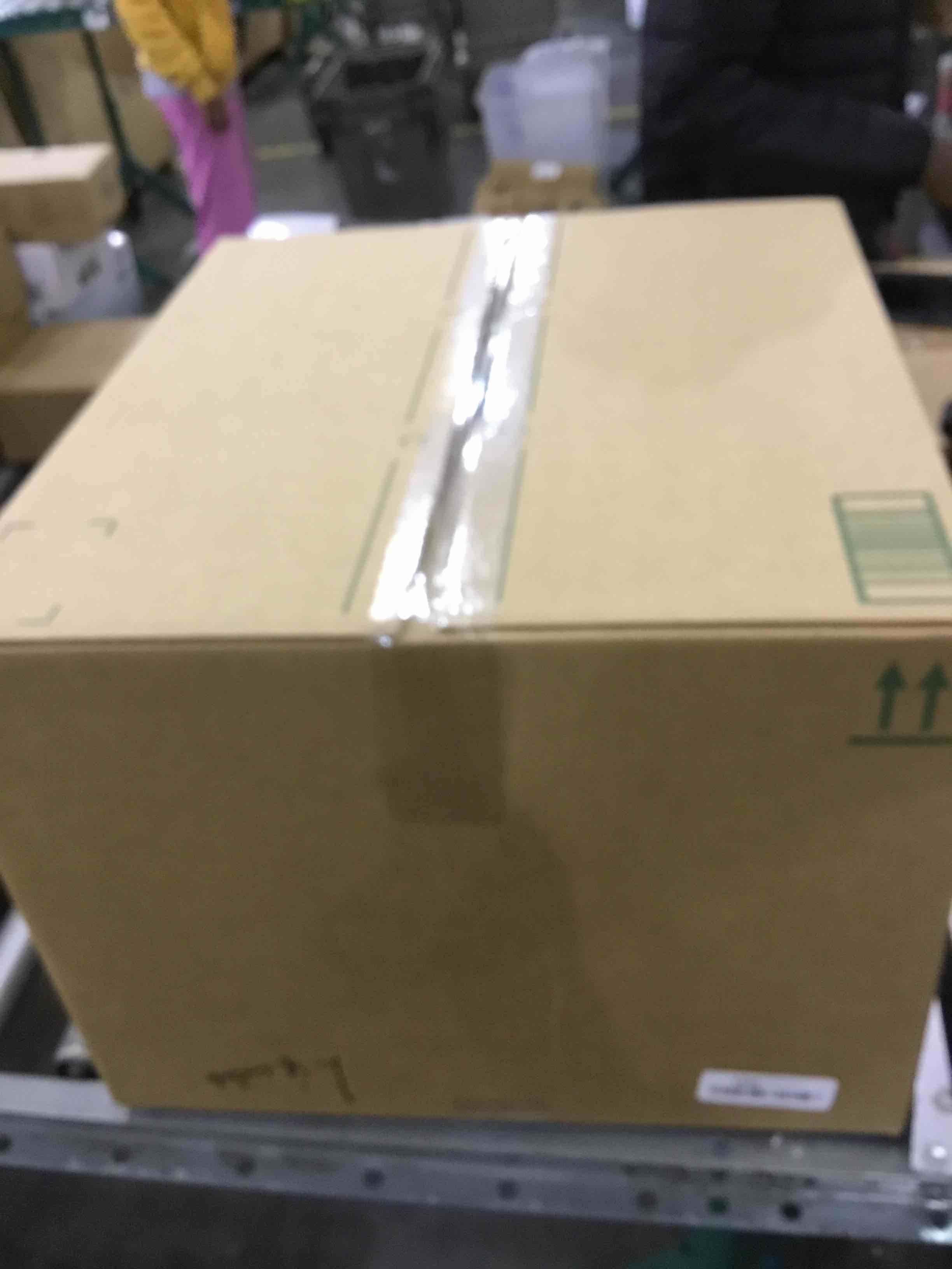 https://s3.amazonaws.com/lotting-images-prod/bidfta/EXS00925801_1701704305443.jpeg