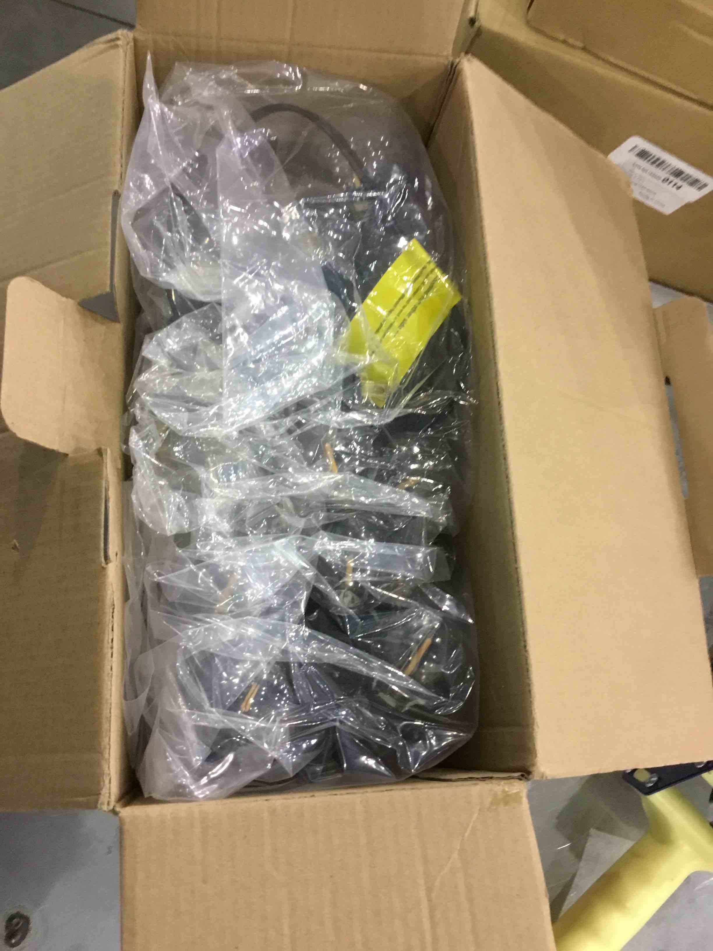 https://s3.amazonaws.com/lotting-images-prod/bidfta/EXS00925925_1701780062007.jpeg