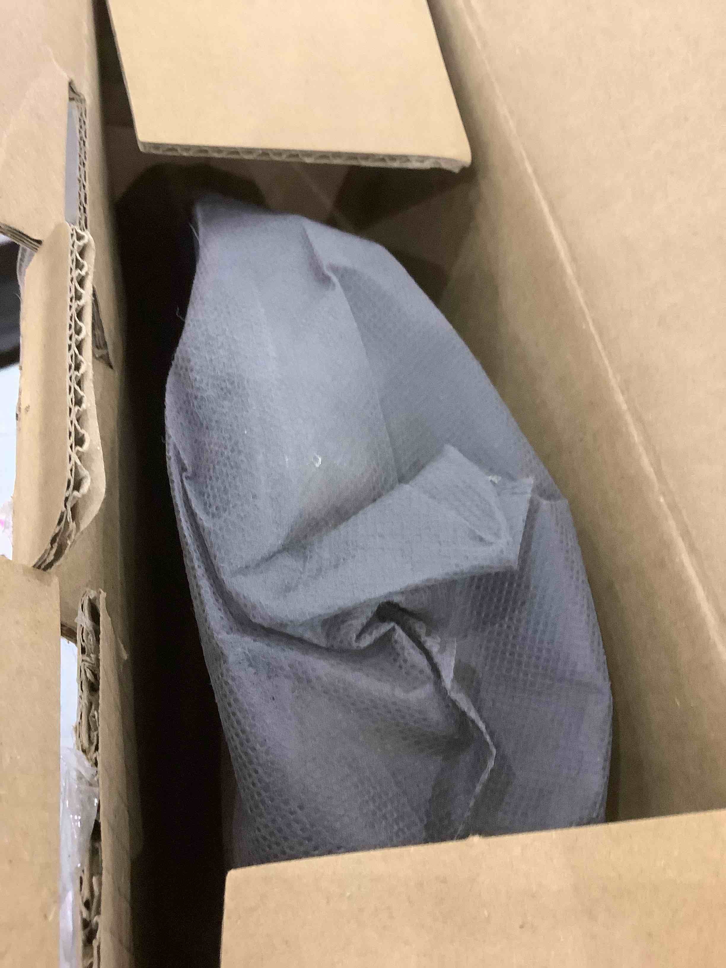 https://s3.amazonaws.com/lotting-images-prod/bidfta/EXS00926167_1702654395568.jpeg
