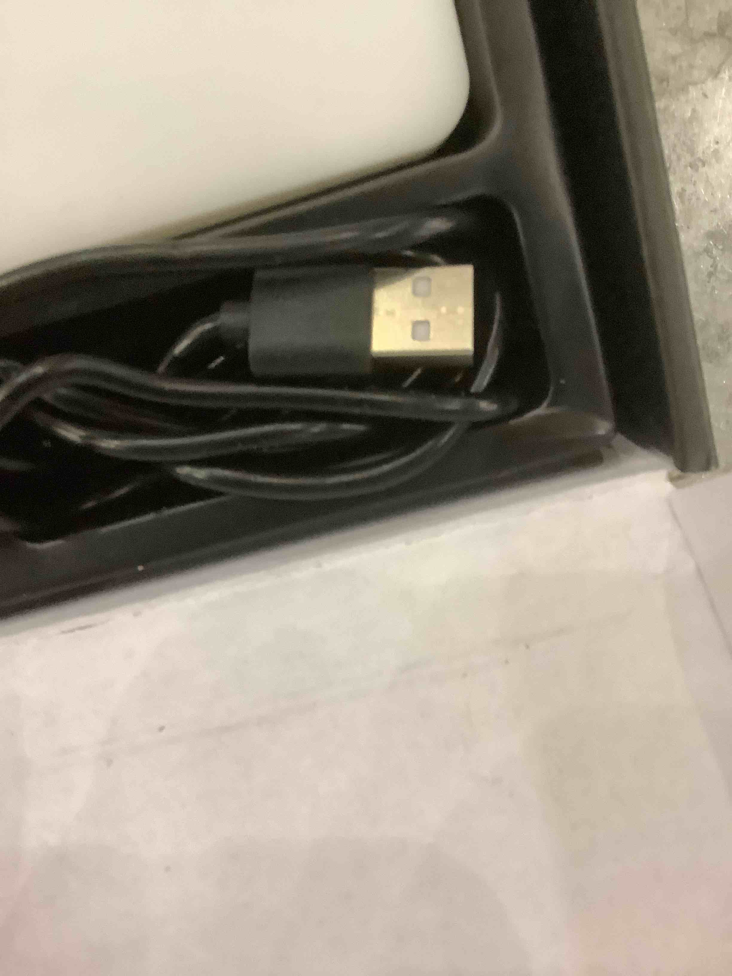 https://s3.amazonaws.com/lotting-images-prod/bidfta/EXS00926241_1702668397882.jpeg