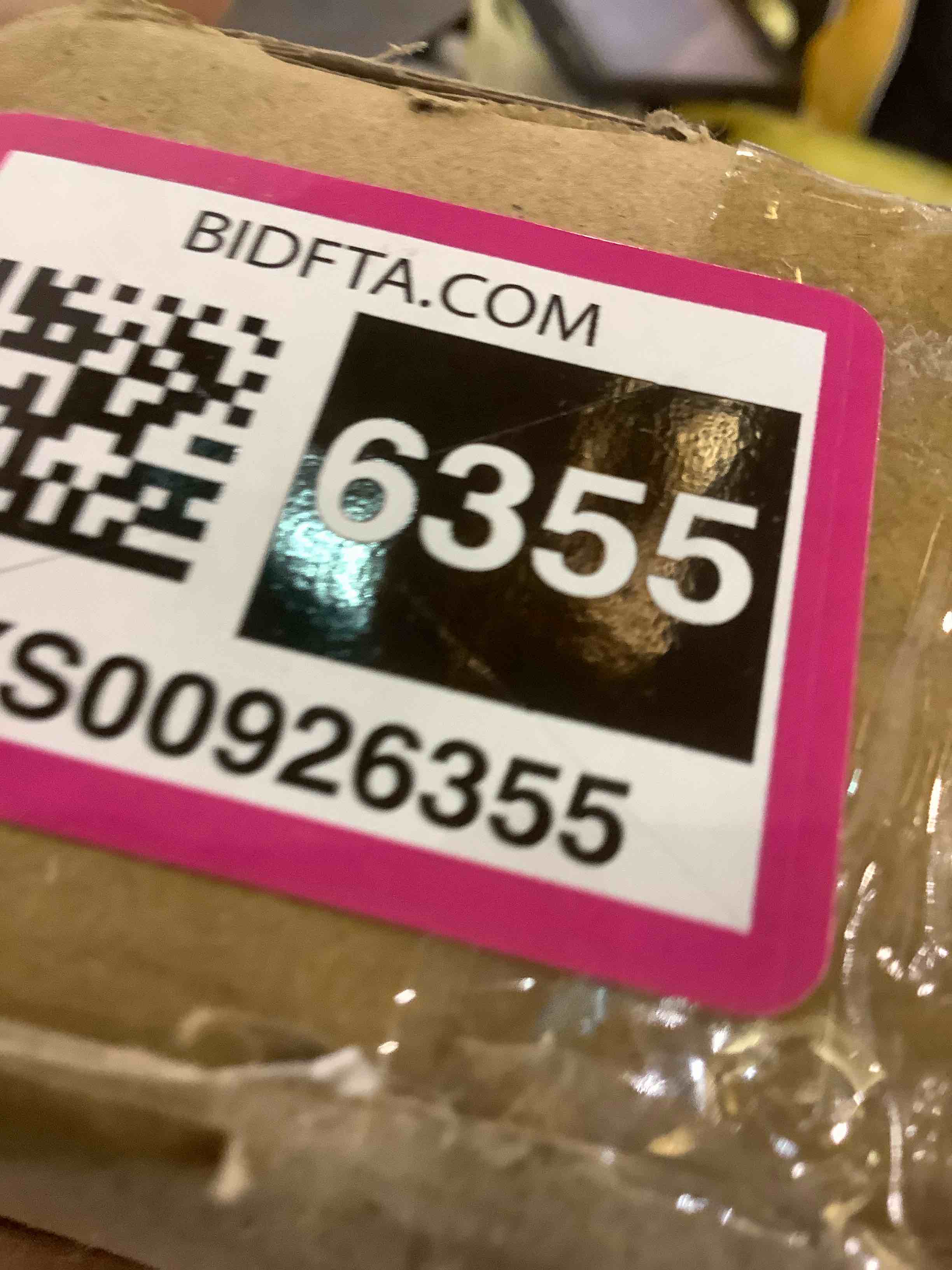 https://s3.amazonaws.com/lotting-images-prod/bidfta/EXS00926355_1702915672186.jpeg