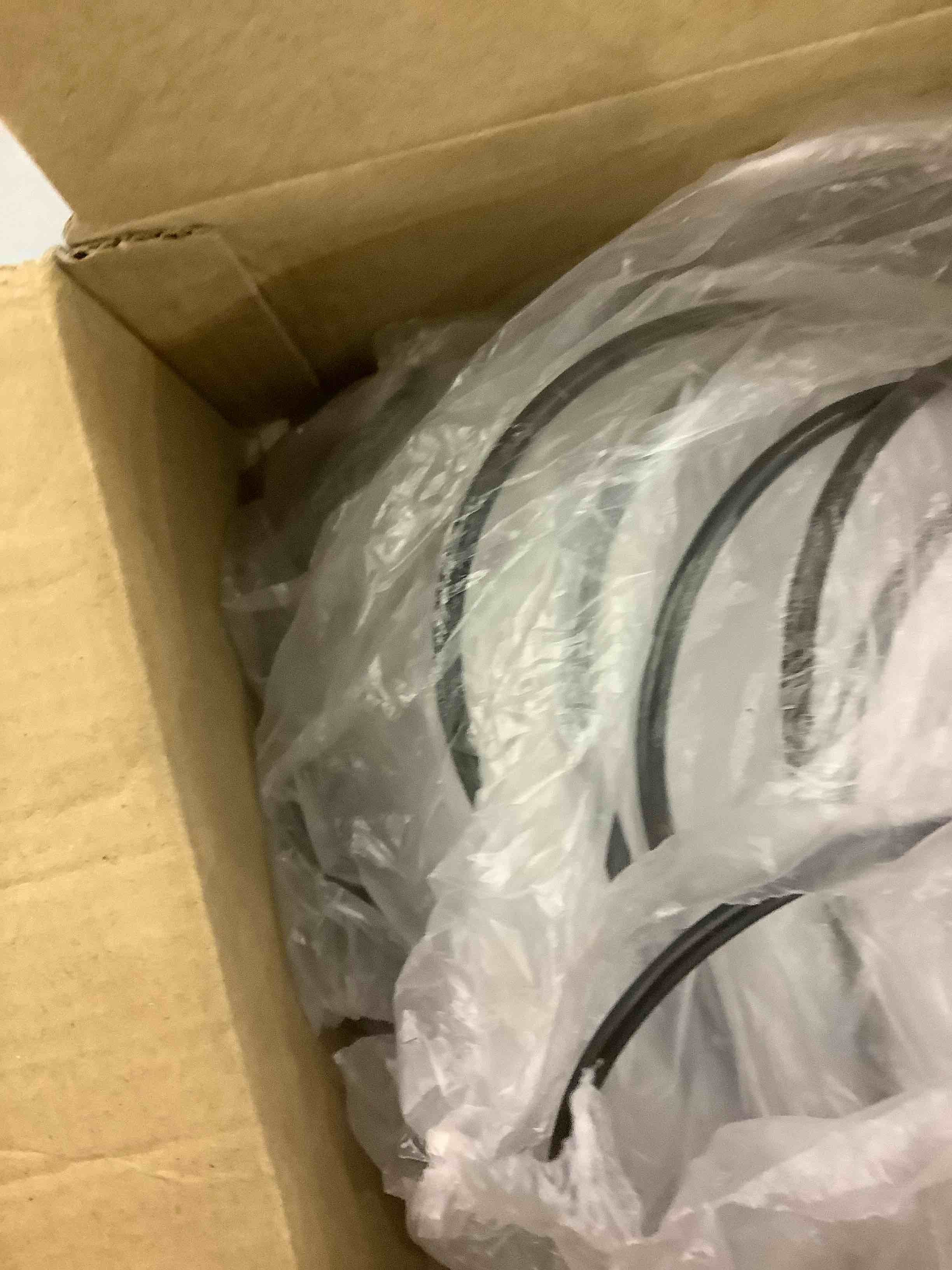 https://s3.amazonaws.com/lotting-images-prod/bidfta/EXS00926476_1702992607688.jpeg
