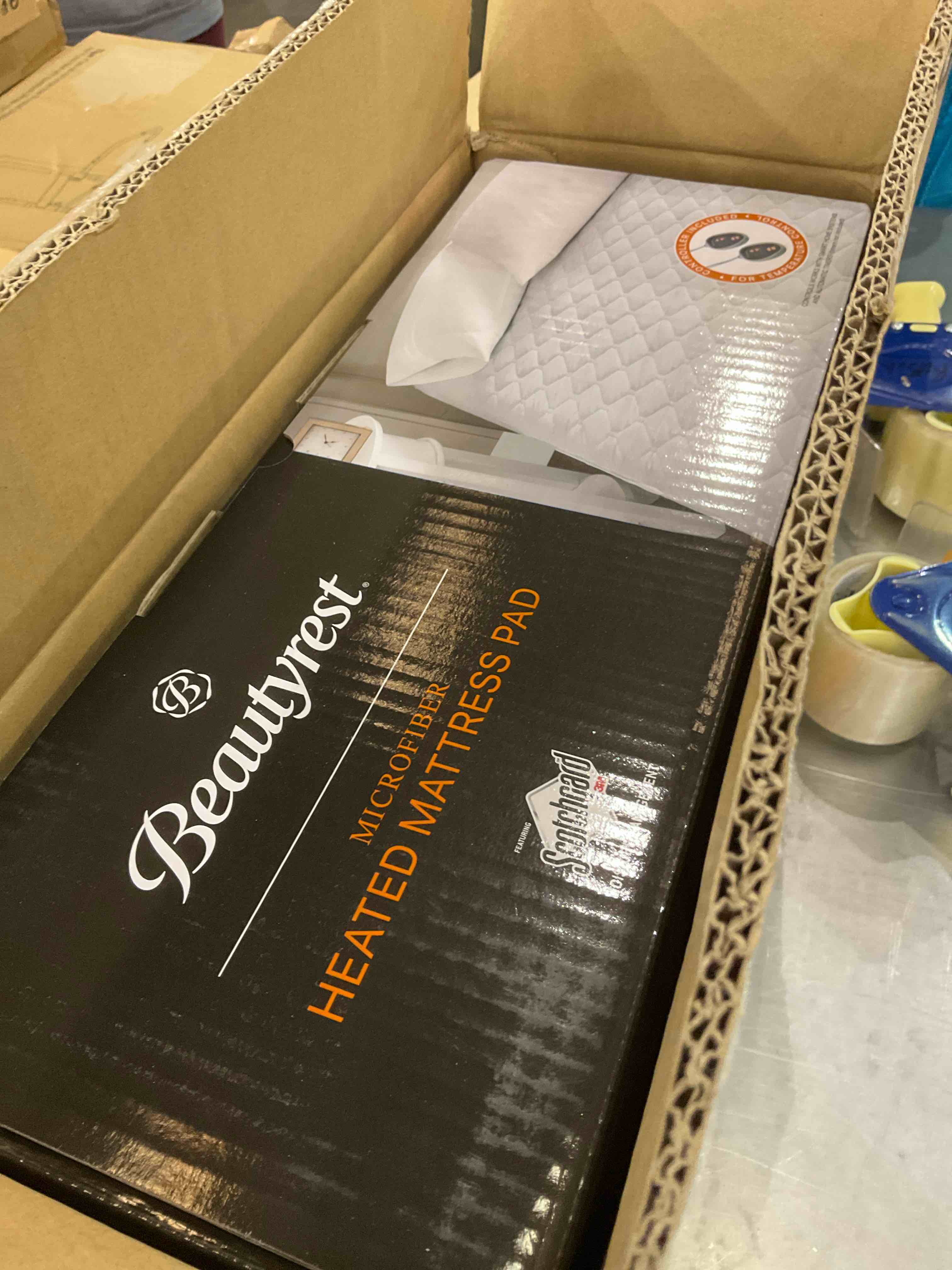 https://s3.amazonaws.com/lotting-images-prod/bidfta/EXS00926800_1704727322983.jpeg
