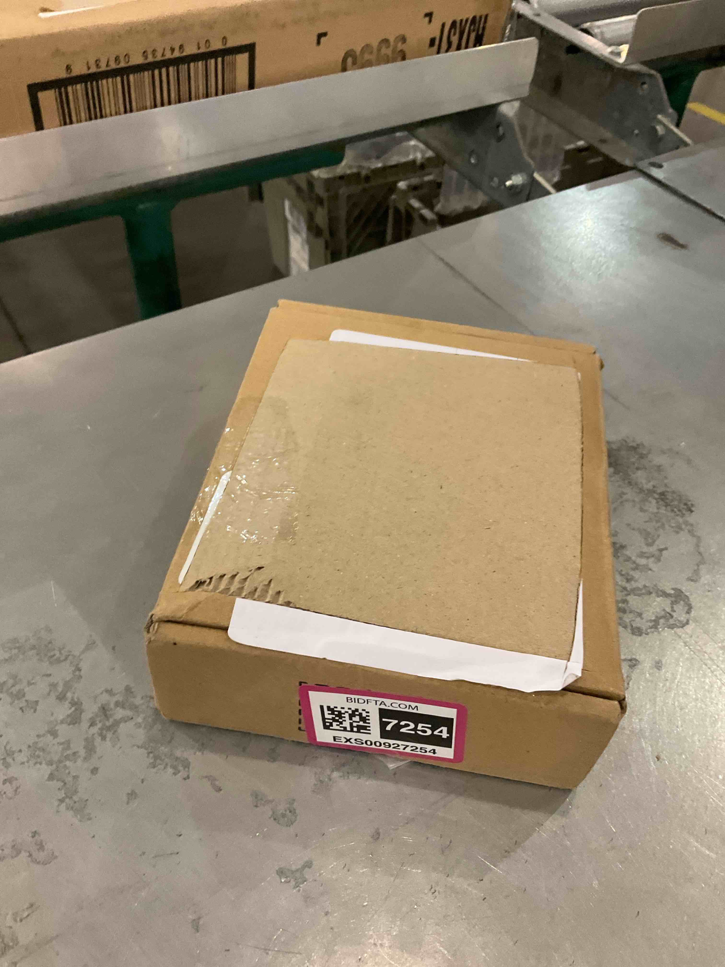 https://s3.amazonaws.com/lotting-images-prod/bidfta/EXS00927254_1702393469901.jpeg