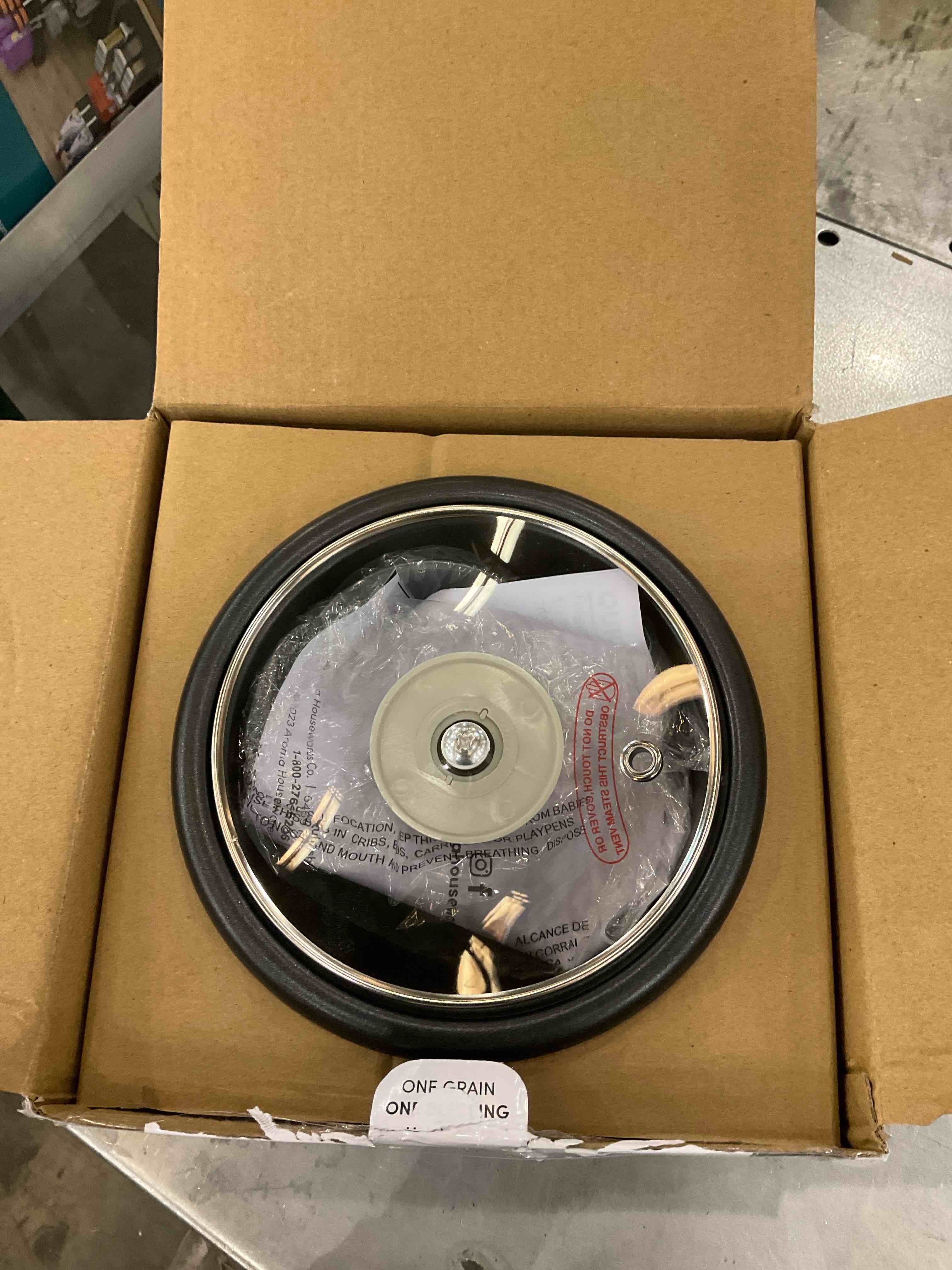 https://s3.amazonaws.com/lotting-images-prod/bidfta/EXS00927297_1702404474126.jpeg