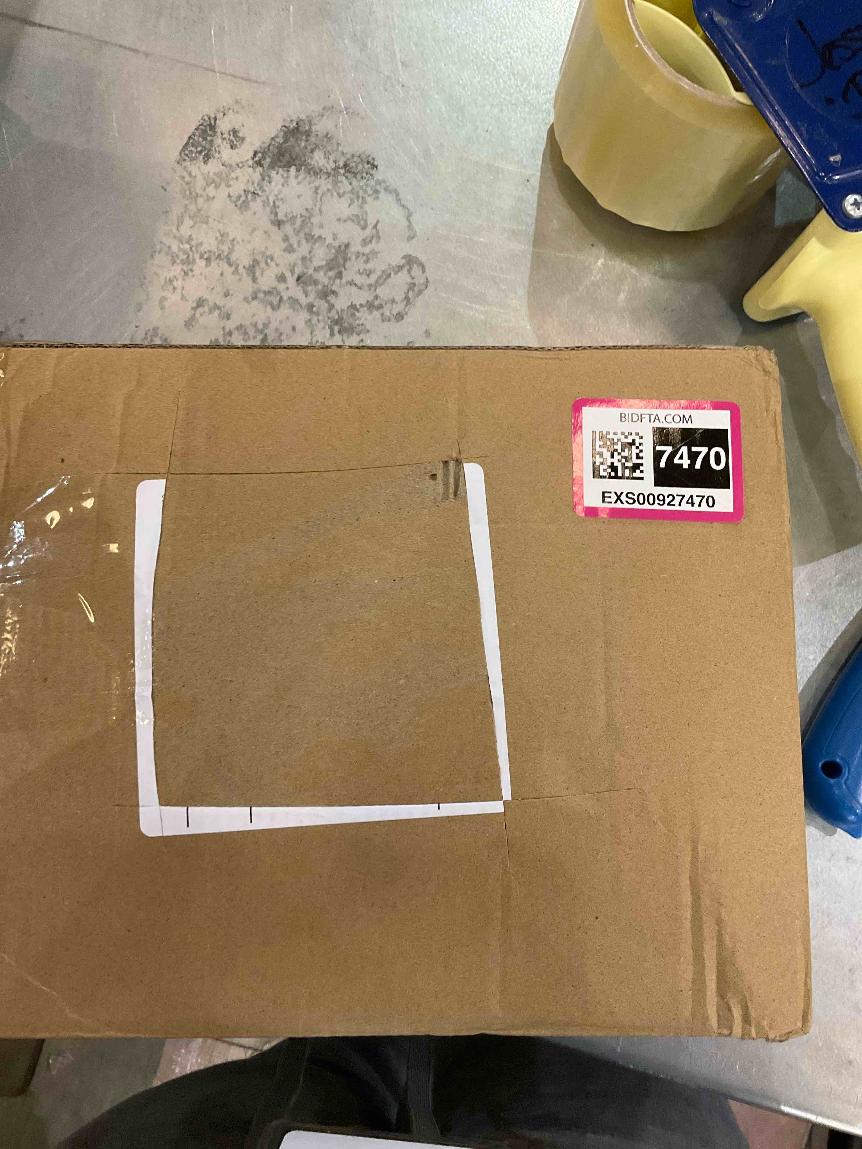 https://s3.amazonaws.com/lotting-images-prod/bidfta/EXS00927470_1702485538108.jpeg