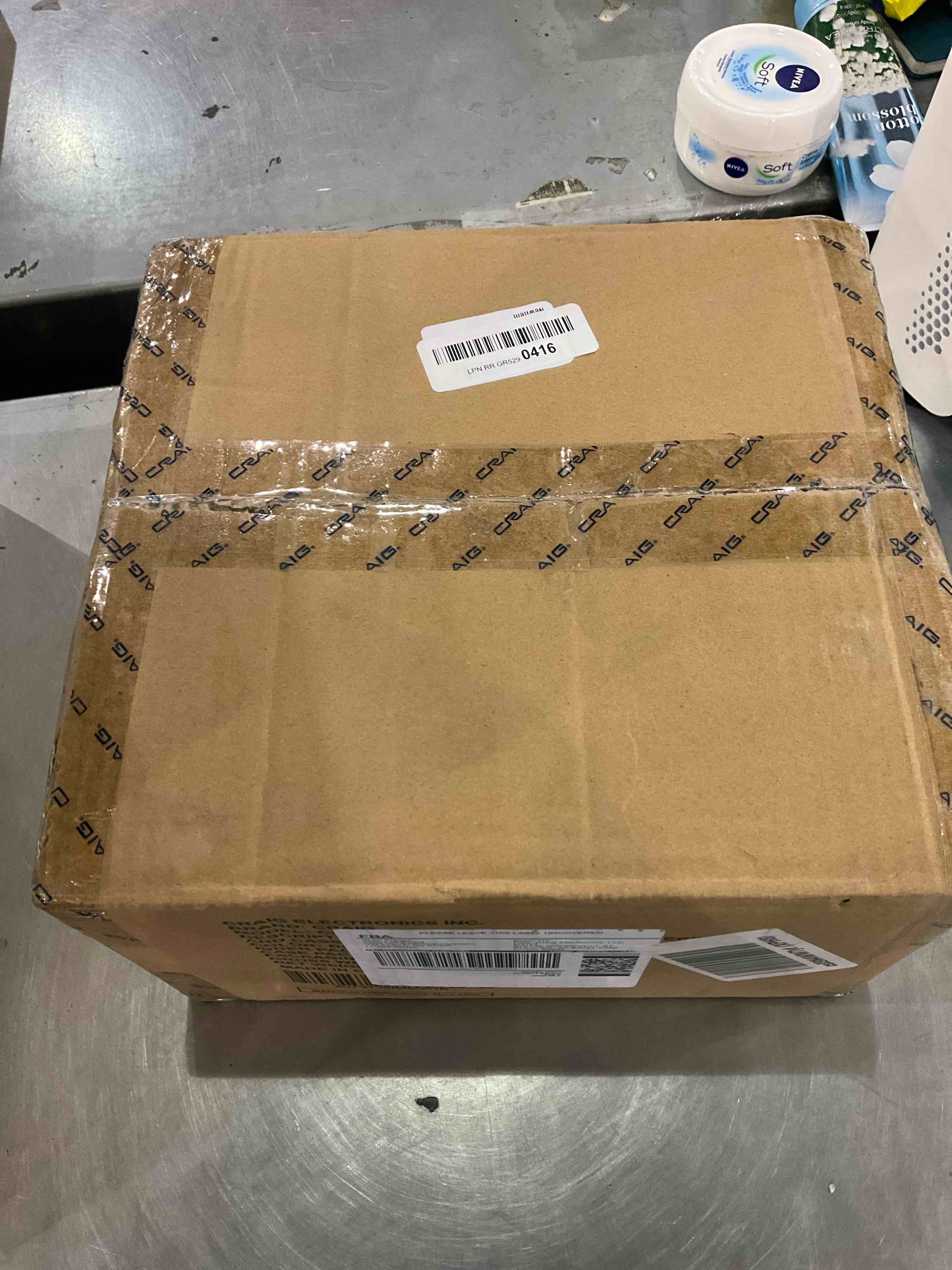 https://s3.amazonaws.com/lotting-images-prod/bidfta/EXS00927676_1701261655741.jpeg