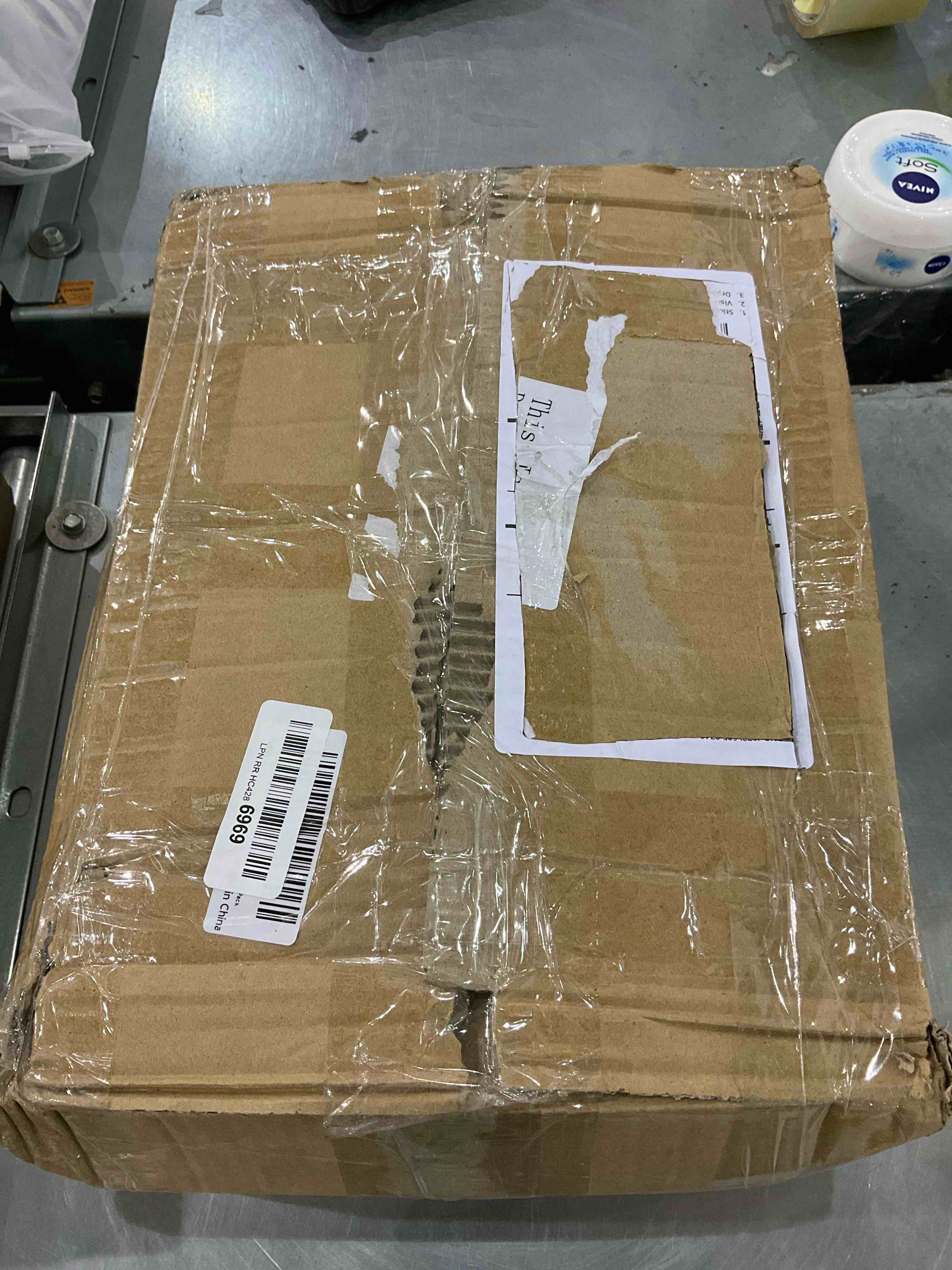 https://s3.amazonaws.com/lotting-images-prod/bidfta/EXS00927704_1701264392823.jpeg