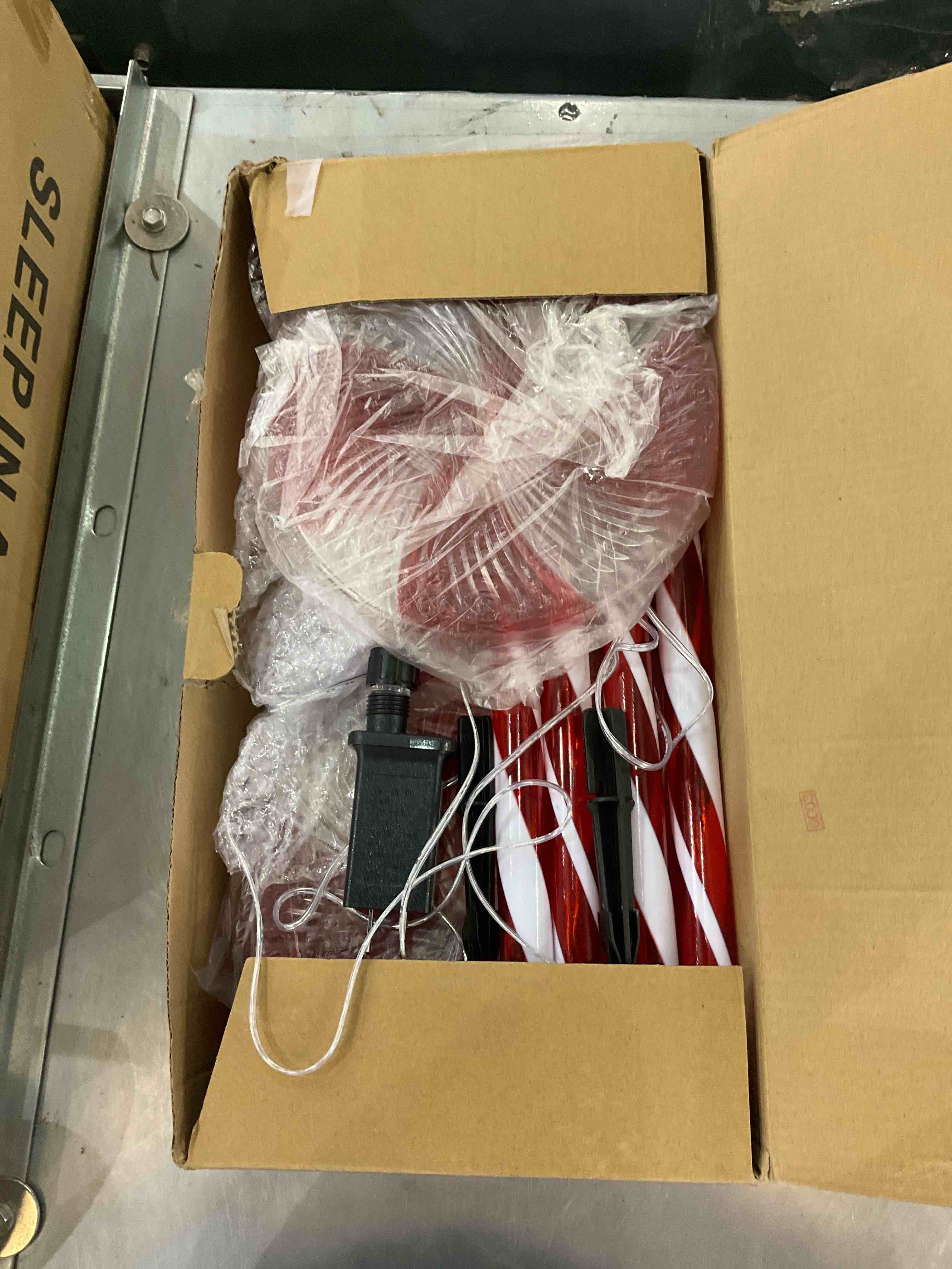 https://s3.amazonaws.com/lotting-images-prod/bidfta/EXS00927859_1701287271808.jpeg