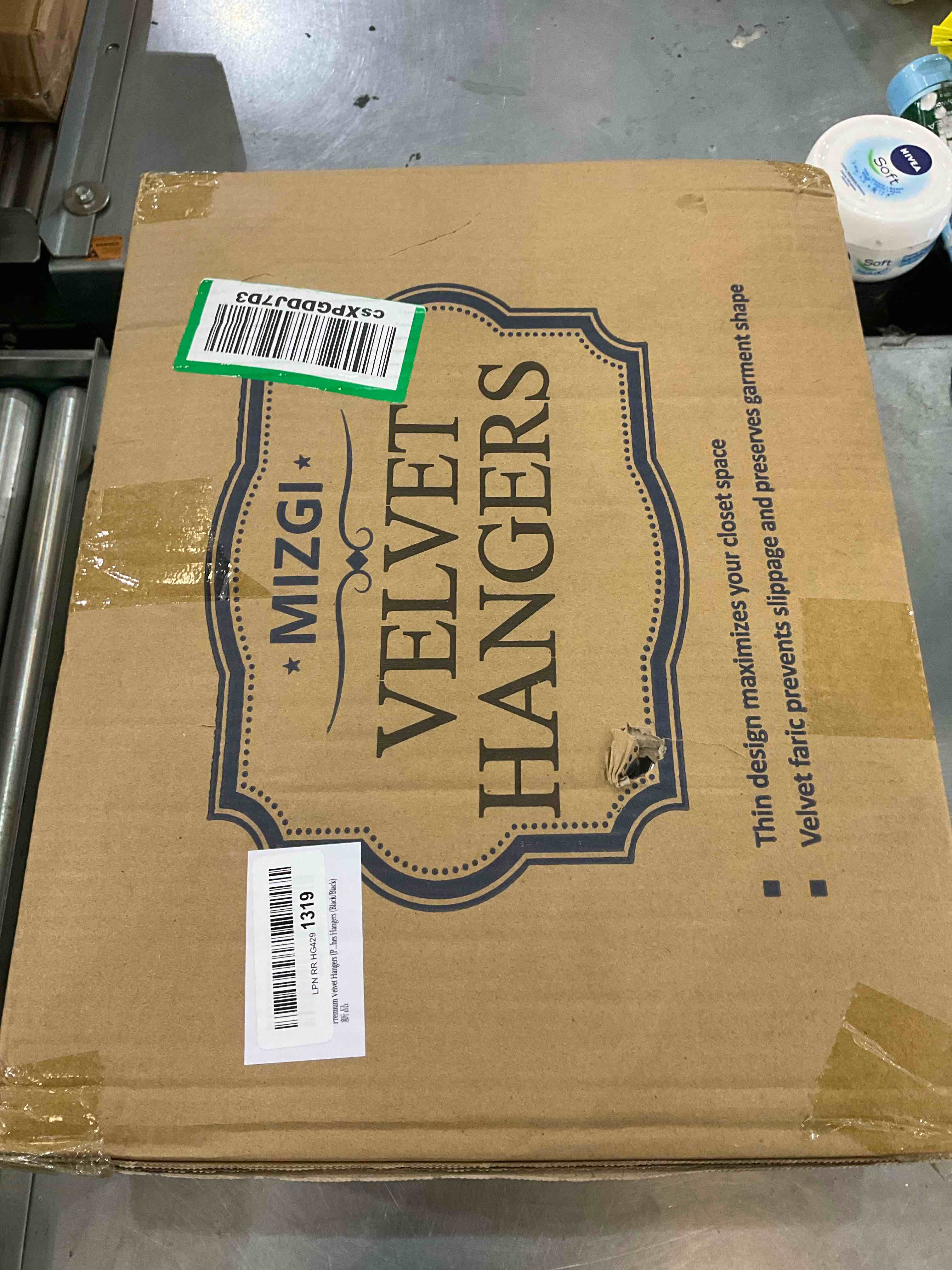 https://s3.amazonaws.com/lotting-images-prod/bidfta/EXS00928000_1701360111179.jpeg