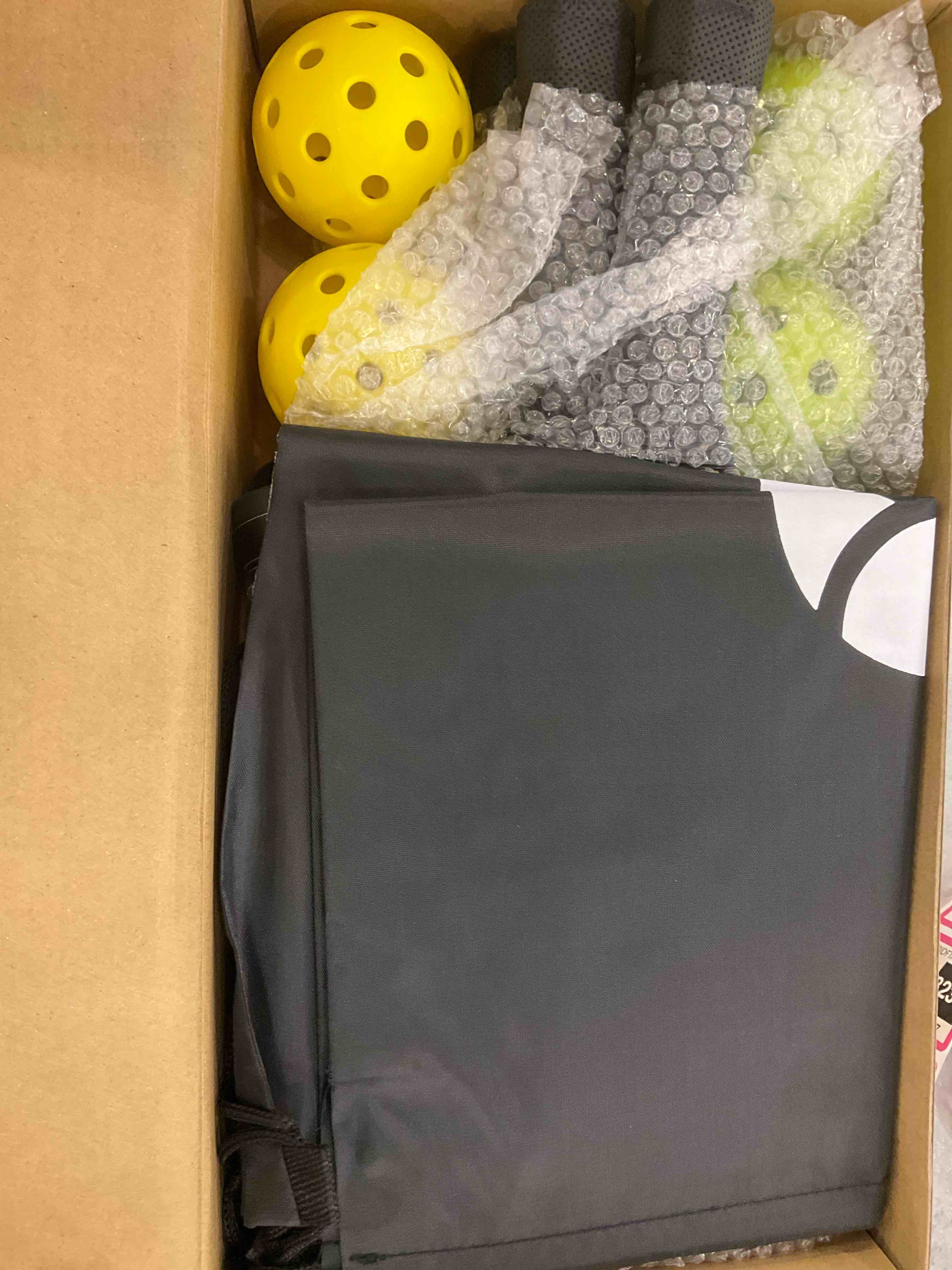 https://s3.amazonaws.com/lotting-images-prod/bidfta/EXS00928234_1704728244851.jpeg