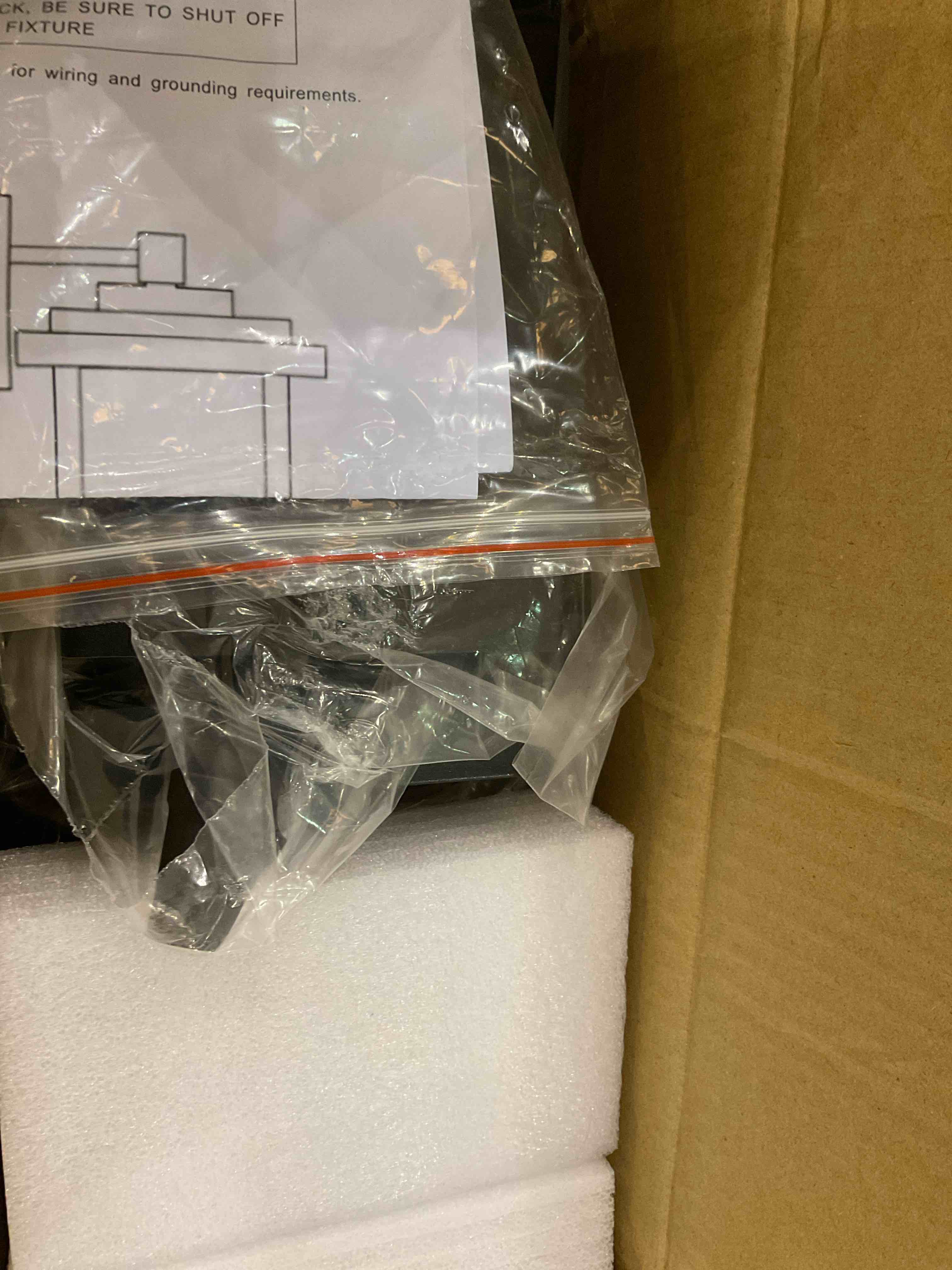 https://s3.amazonaws.com/lotting-images-prod/bidfta/EXS00928999_1702058399379.jpeg