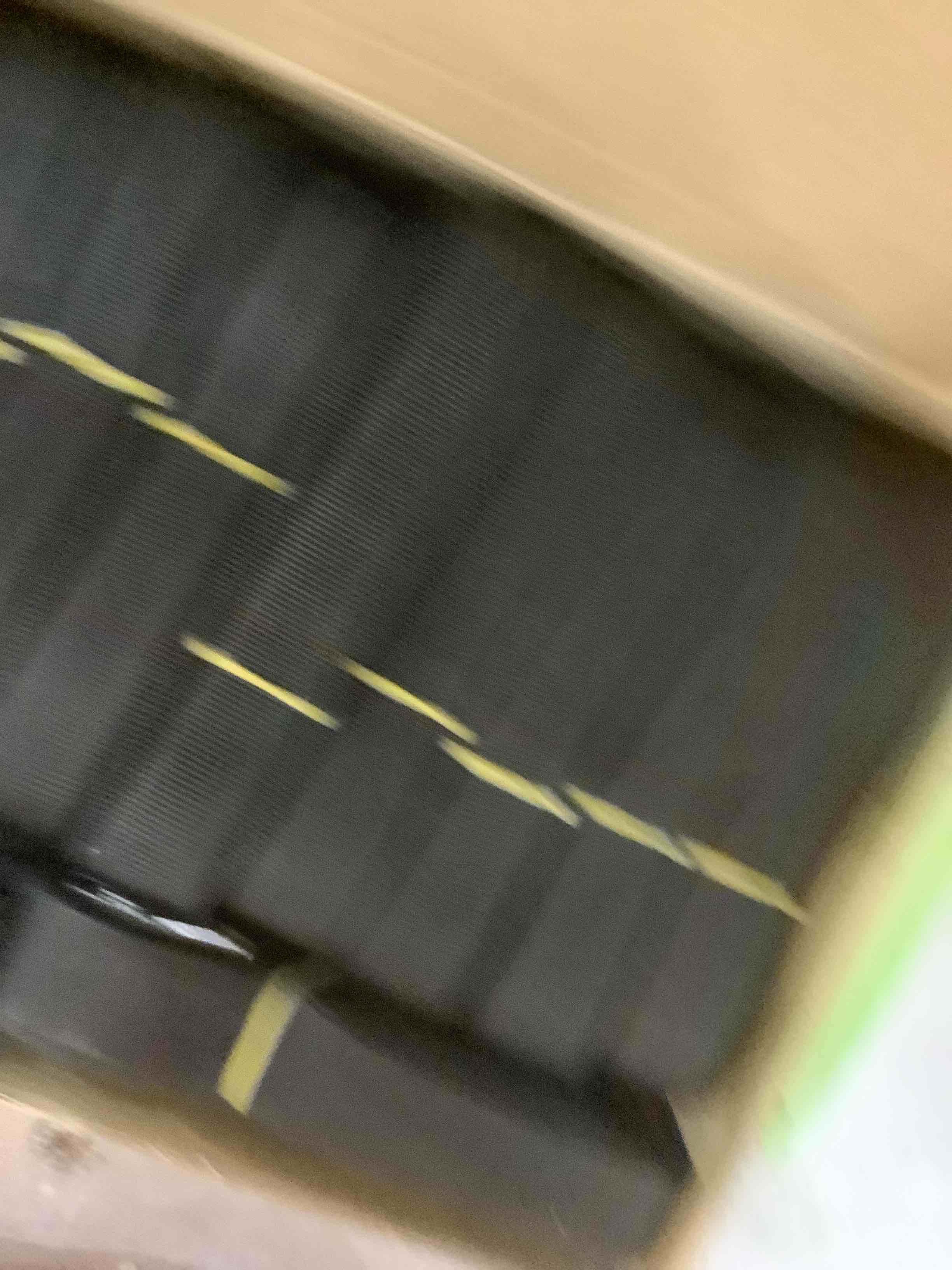 https://s3.amazonaws.com/lotting-images-prod/bidfta/EXS00929056_1703009119367.jpeg