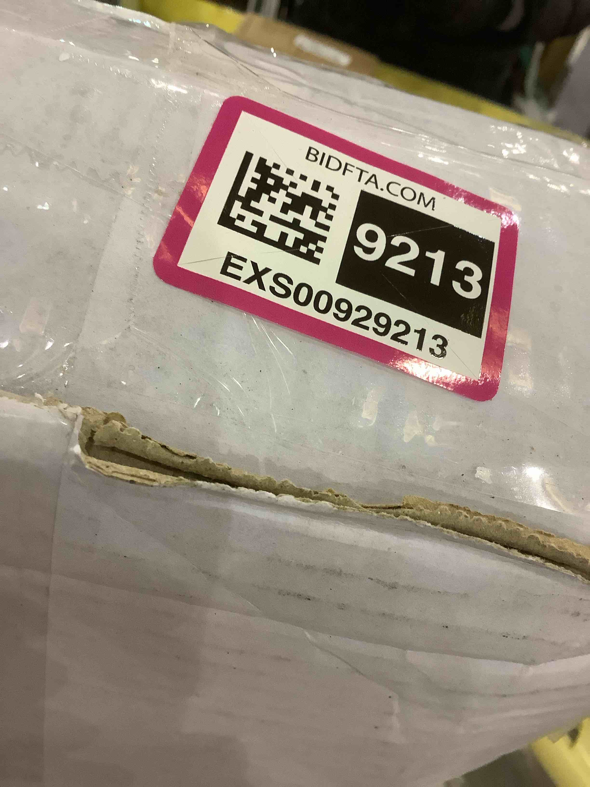 https://s3.amazonaws.com/lotting-images-prod/bidfta/EXS00929213_1703102062386.jpeg
