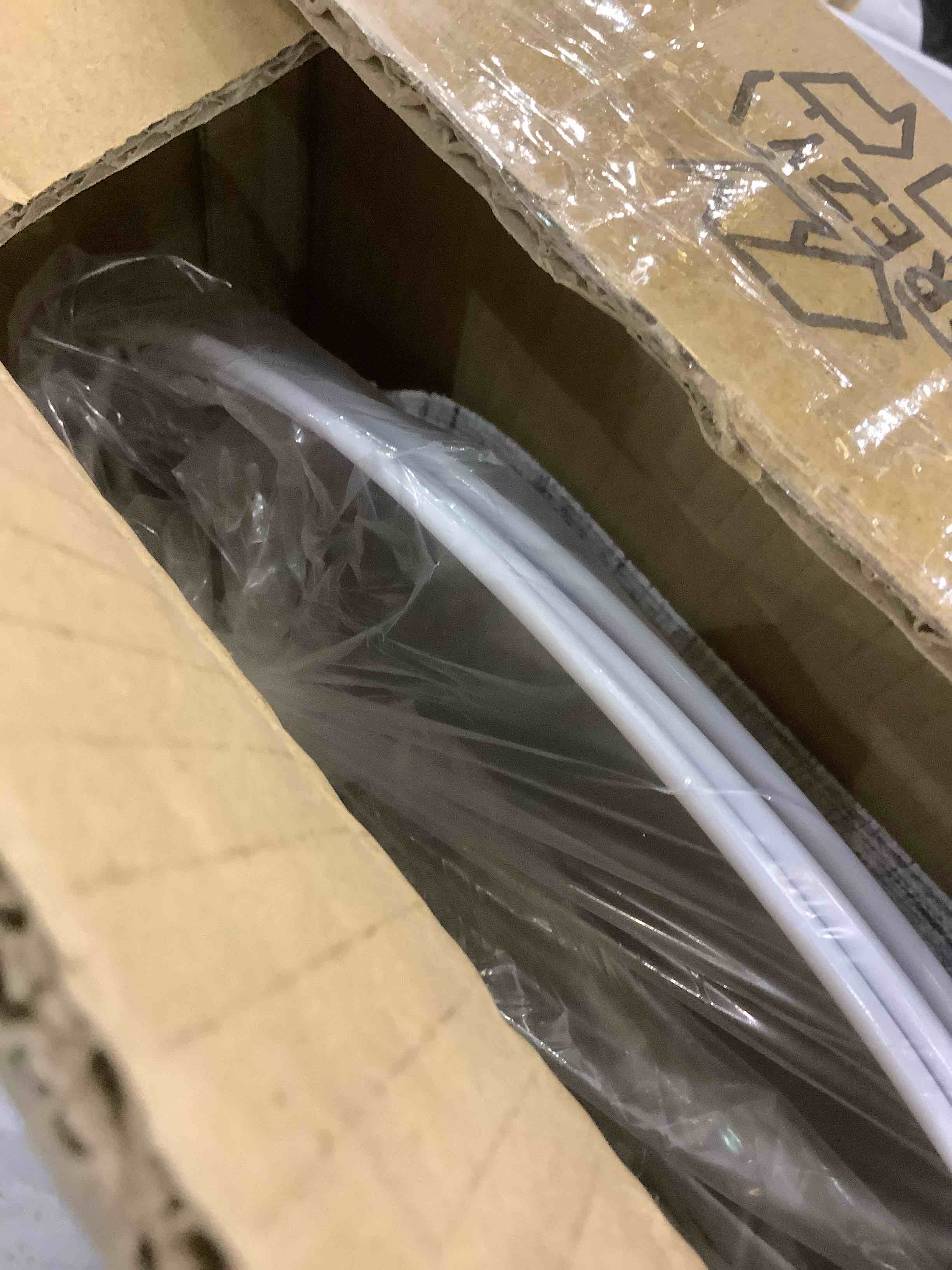 https://s3.amazonaws.com/lotting-images-prod/bidfta/EXS00929331_1703184608812.jpeg
