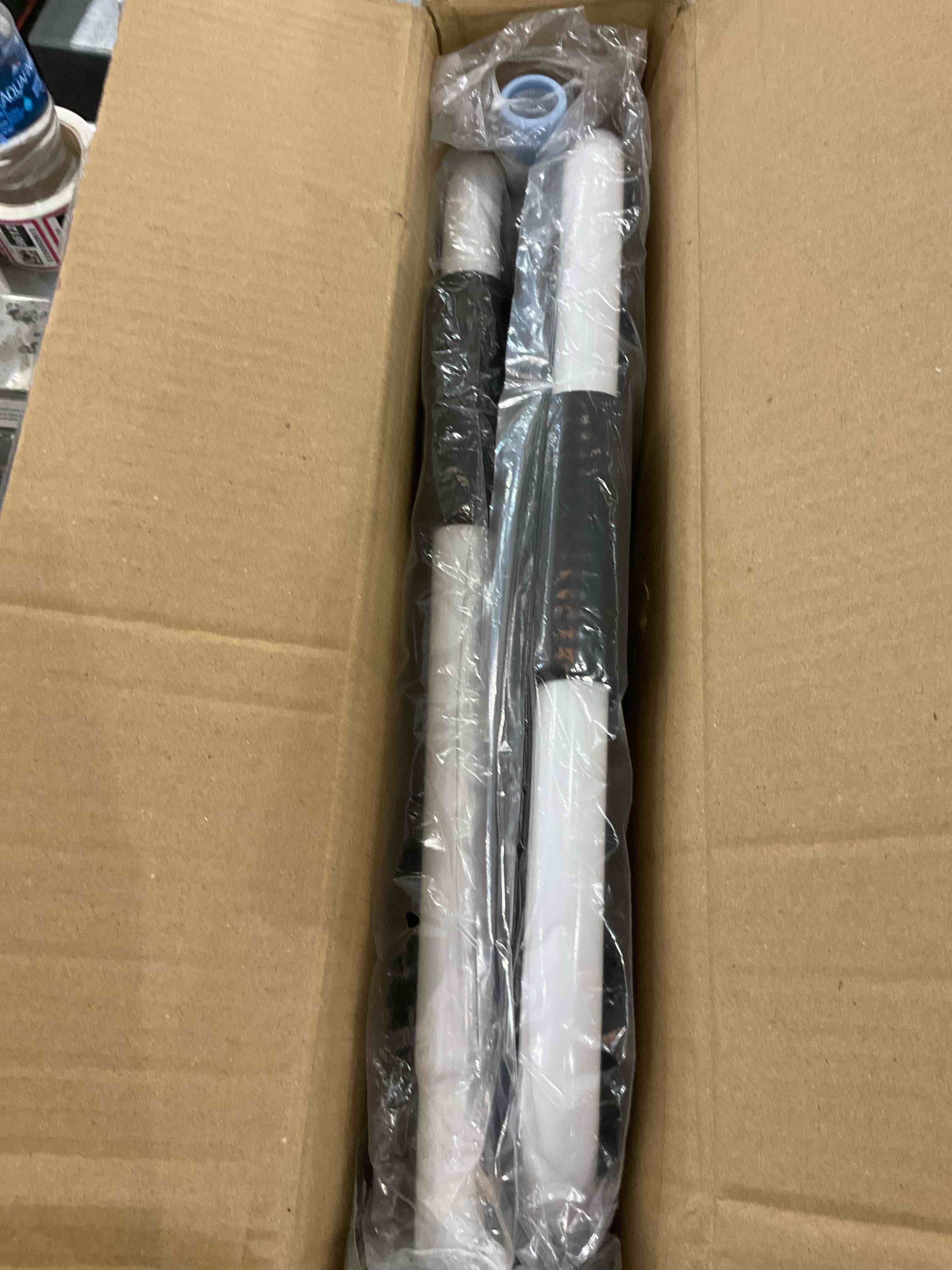 https://s3.amazonaws.com/lotting-images-prod/bidfta/EXS00929589_1702666128297.jpeg
