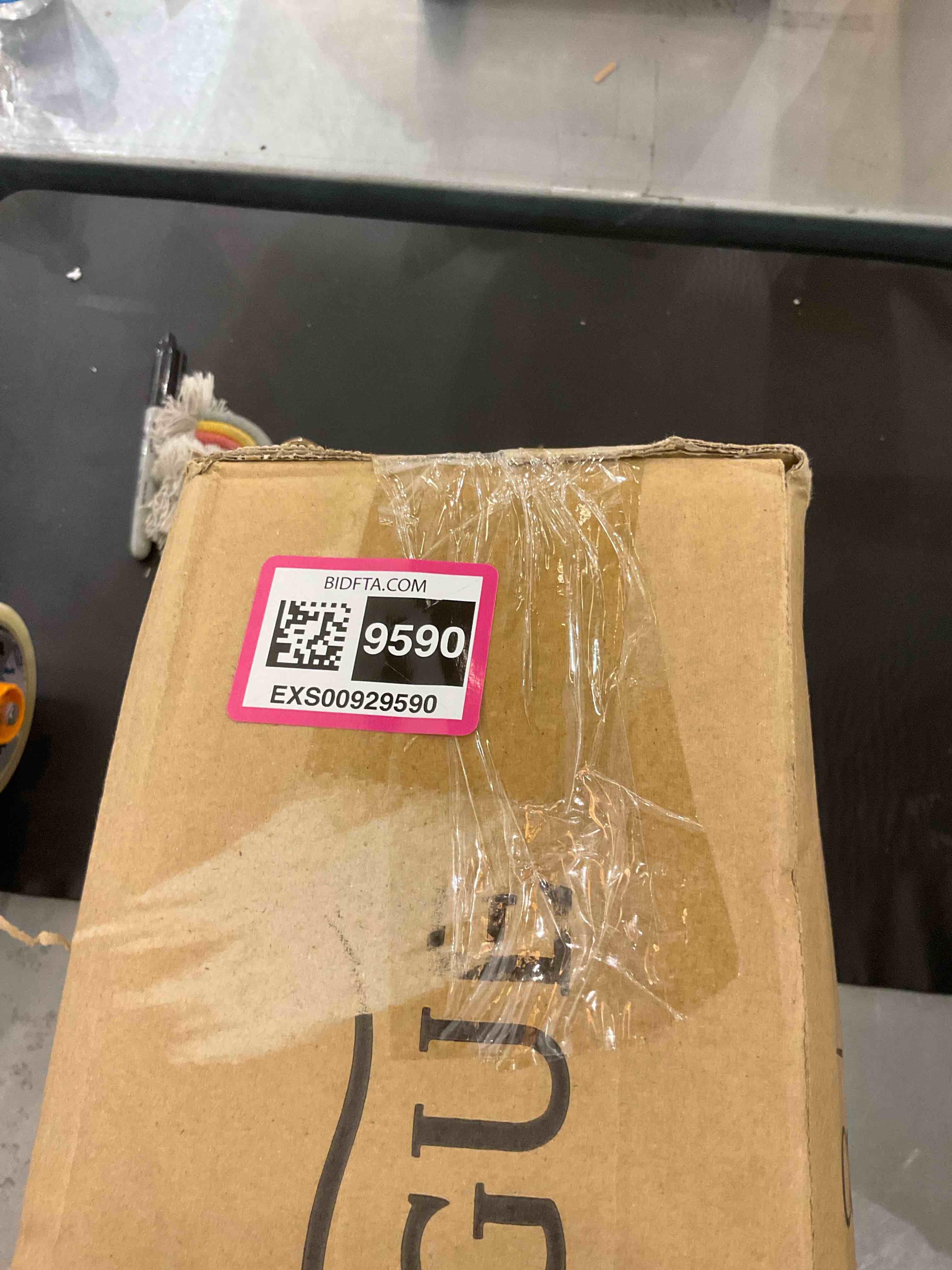 https://s3.amazonaws.com/lotting-images-prod/bidfta/EXS00929590_1702666170153.jpeg