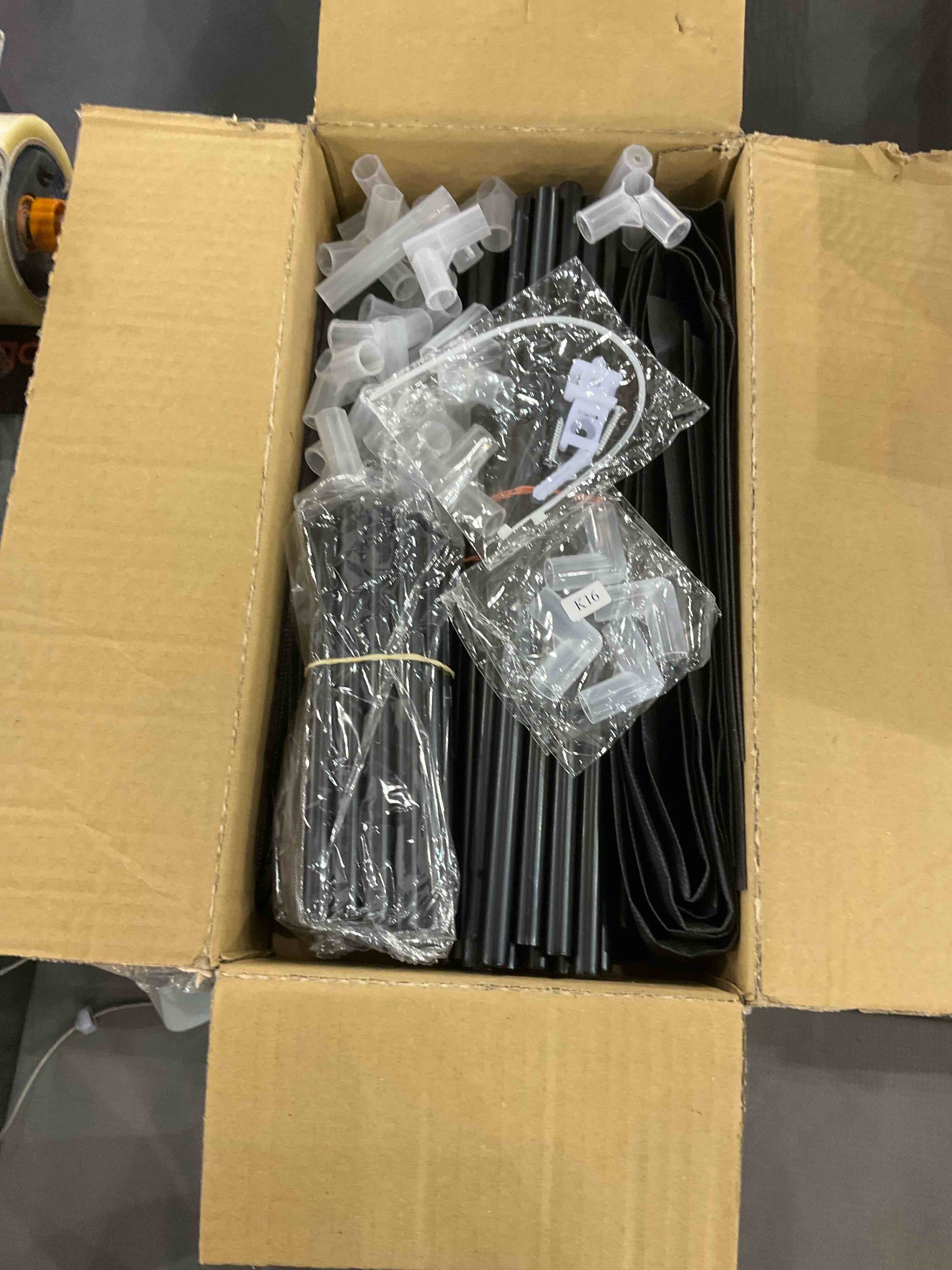 https://s3.amazonaws.com/lotting-images-prod/bidfta/EXS00929789_1702991440134.jpeg