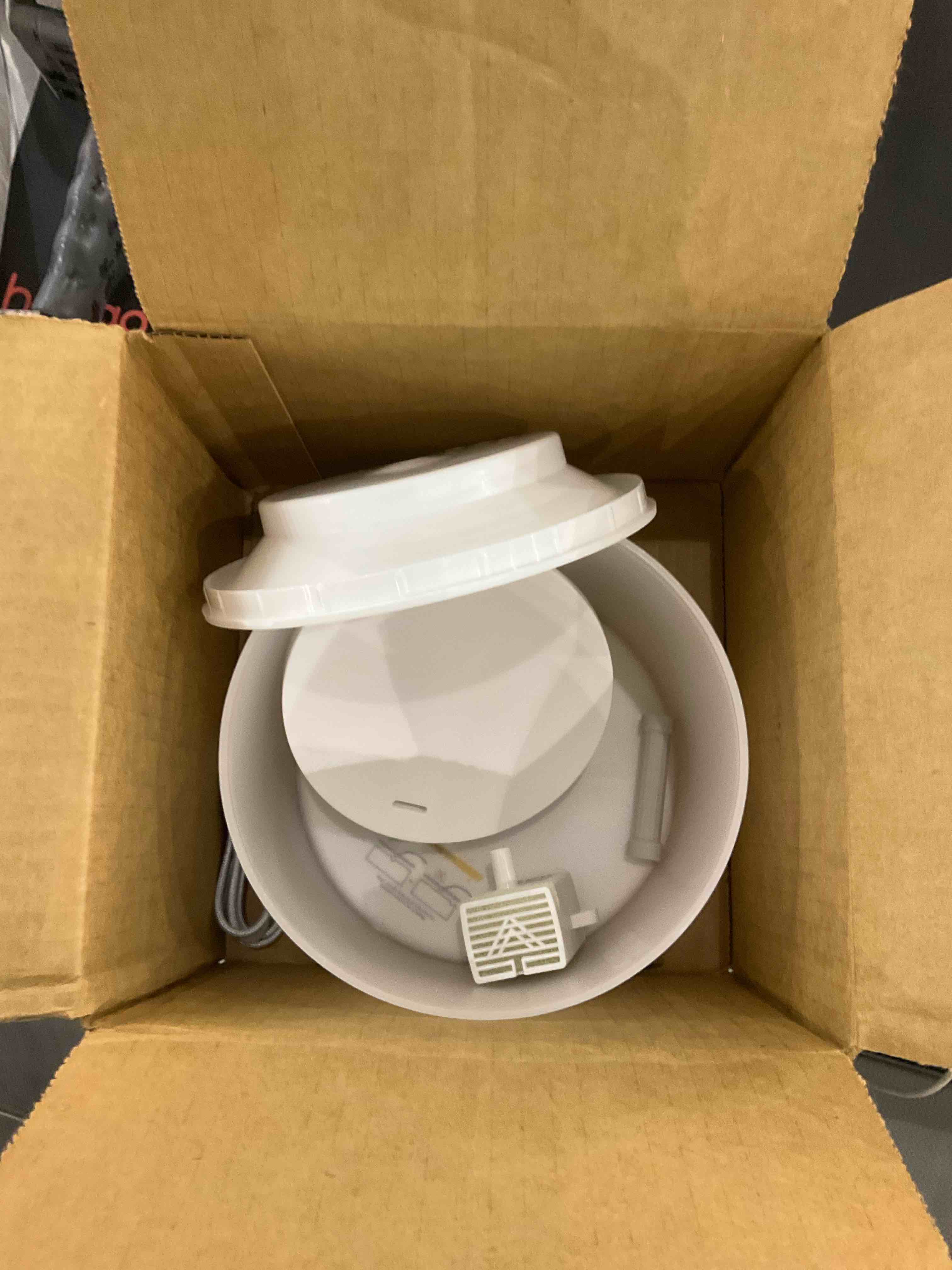 https://s3.amazonaws.com/lotting-images-prod/bidfta/EXS00929794_1702991866518.jpeg