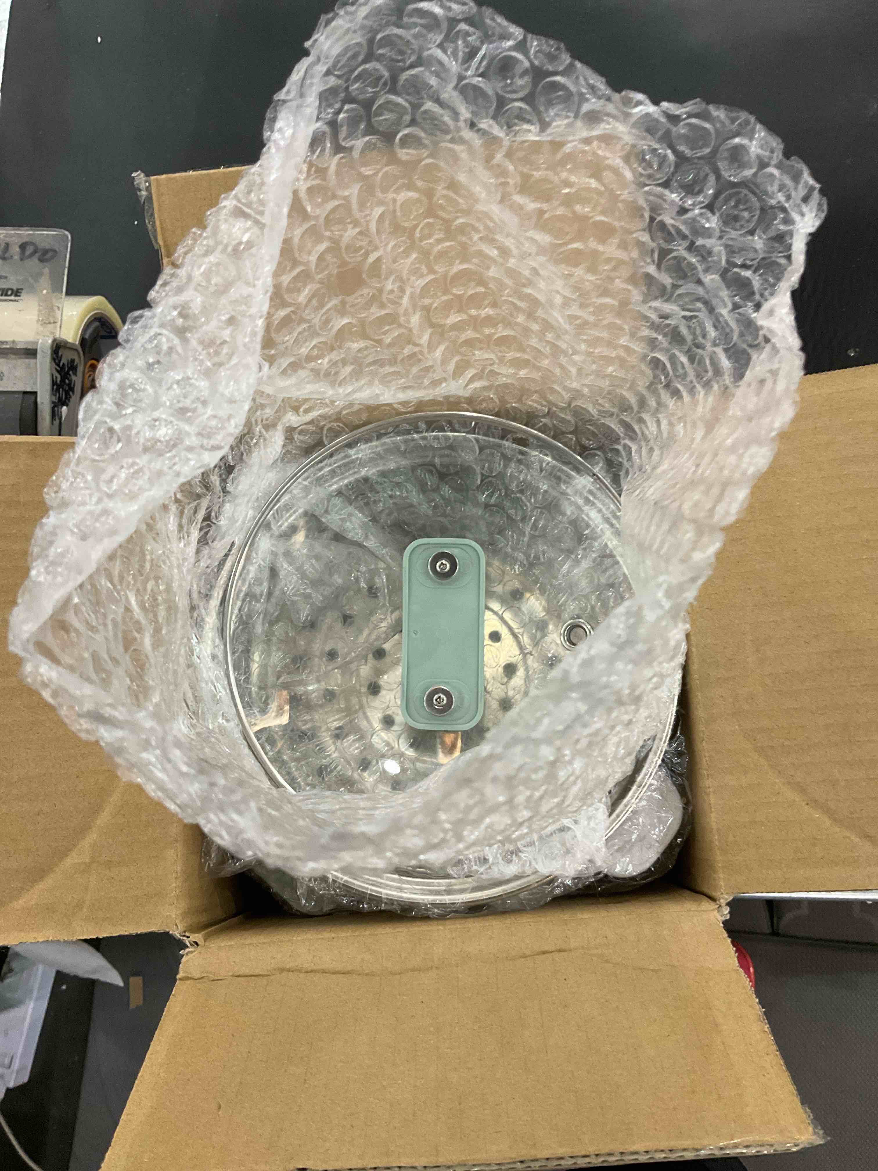 https://s3.amazonaws.com/lotting-images-prod/bidfta/EXS00929831_1703000982923.jpeg