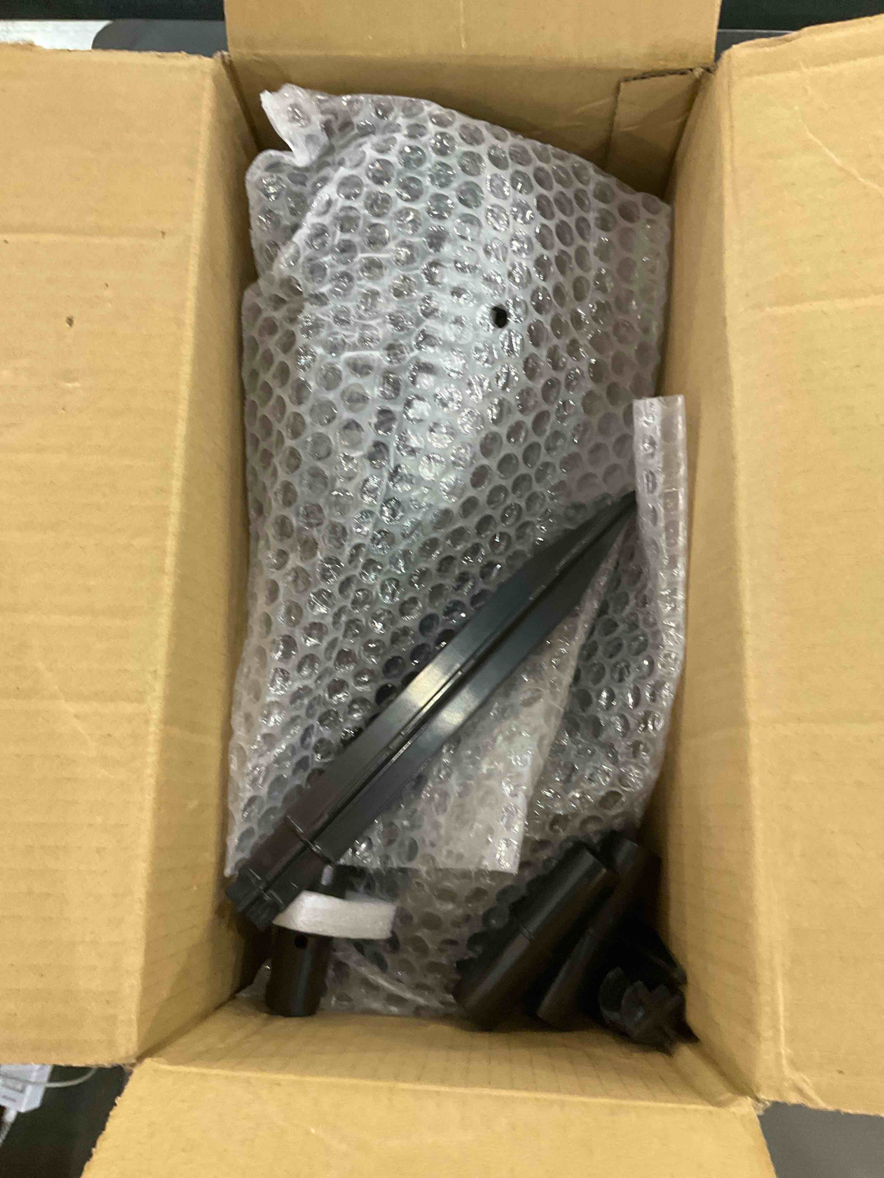 https://s3.amazonaws.com/lotting-images-prod/bidfta/EXS00929910_1703087547638.jpeg