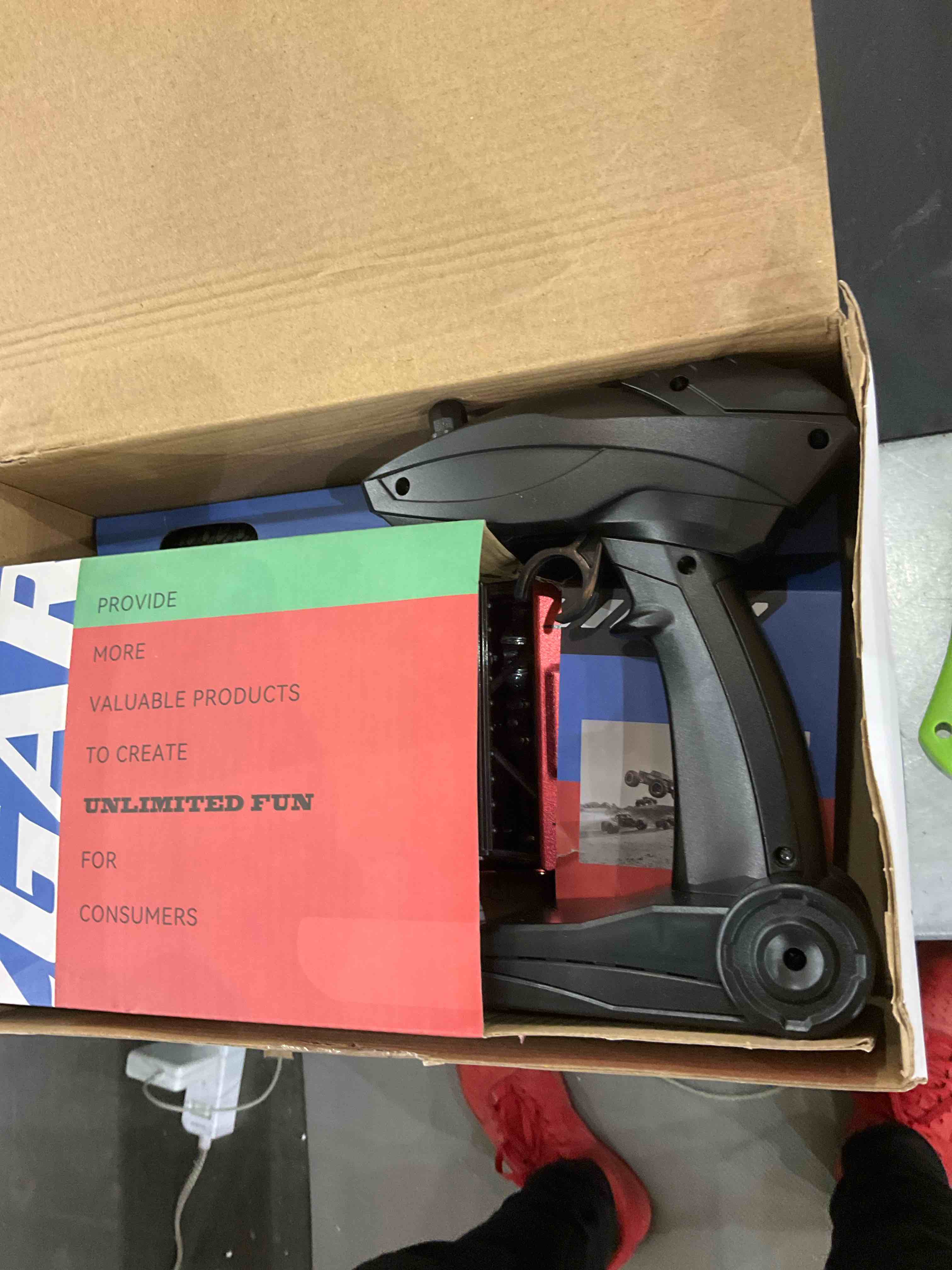 https://s3.amazonaws.com/lotting-images-prod/bidfta/EXS00929914_1703087855573.jpeg