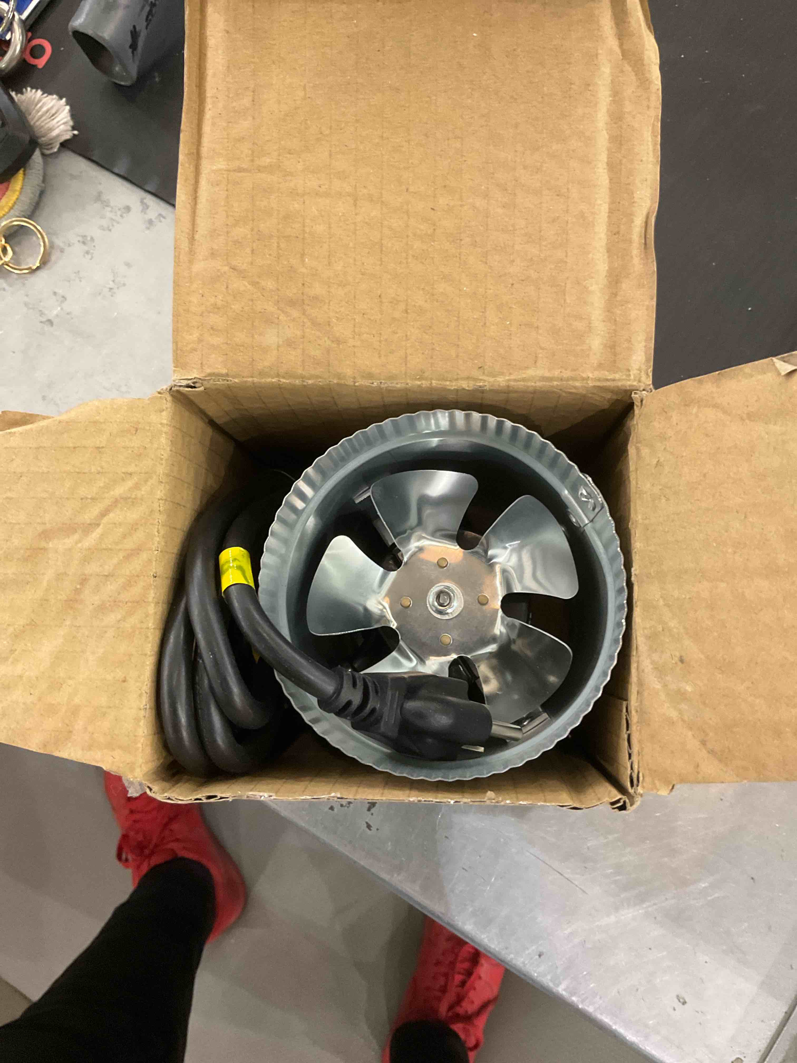 https://s3.amazonaws.com/lotting-images-prod/bidfta/EXS00929966_1703097011158.jpeg