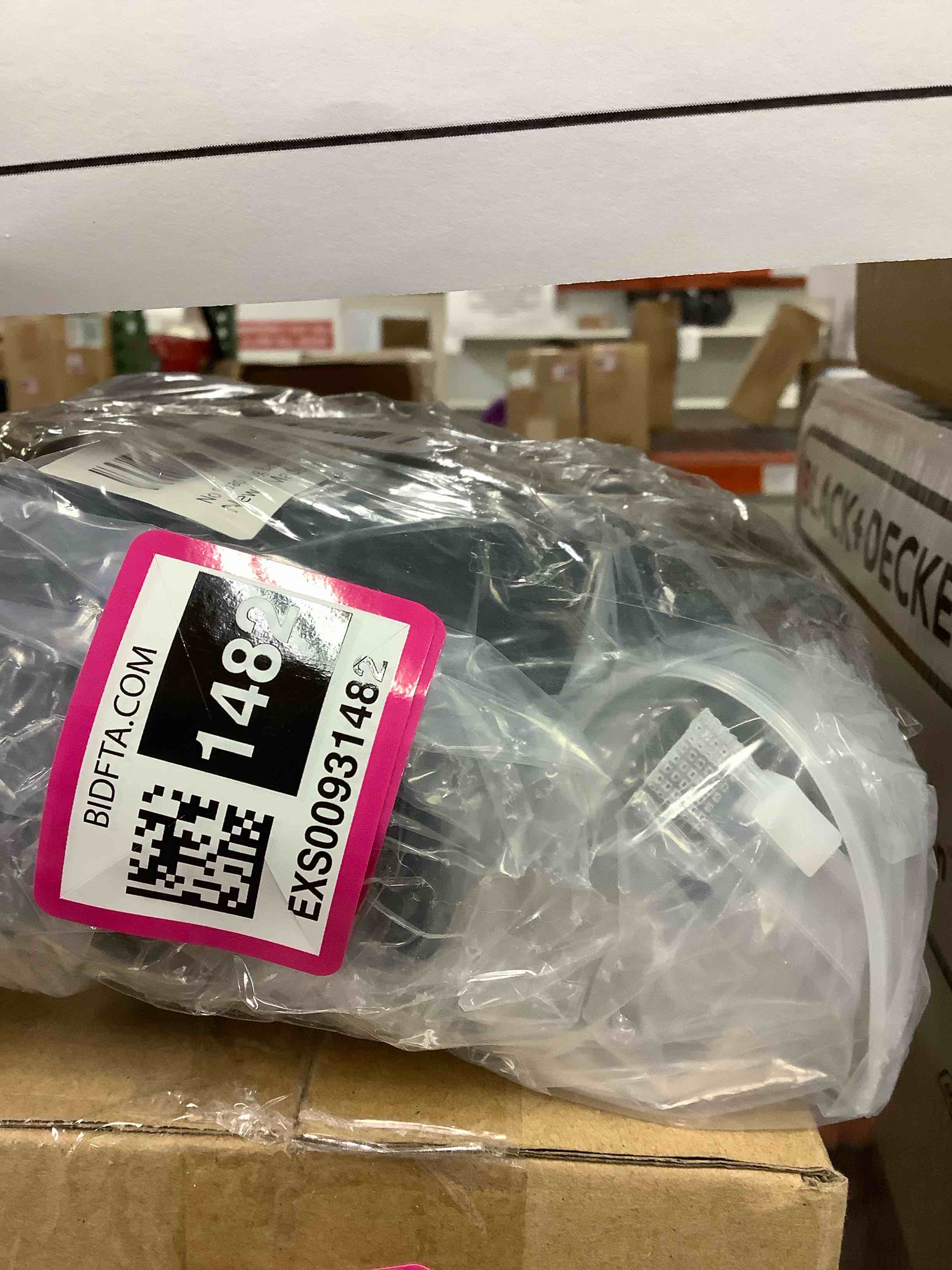 https://s3.amazonaws.com/lotting-images-prod/bidfta/EXS00931482_1701898475791.jpeg