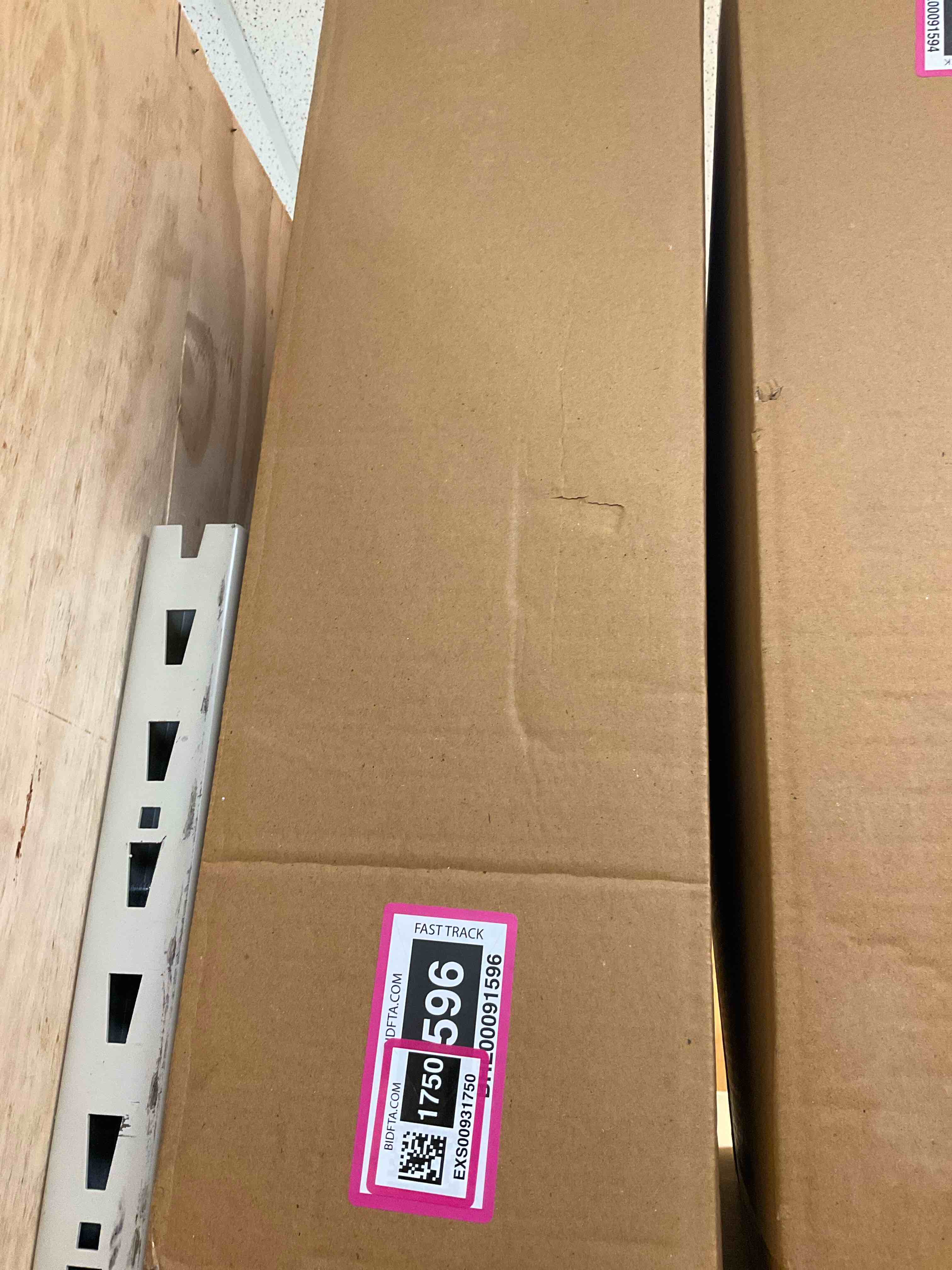 https://s3.amazonaws.com/lotting-images-prod/bidfta/EXS00931750_1700166604697.jpeg