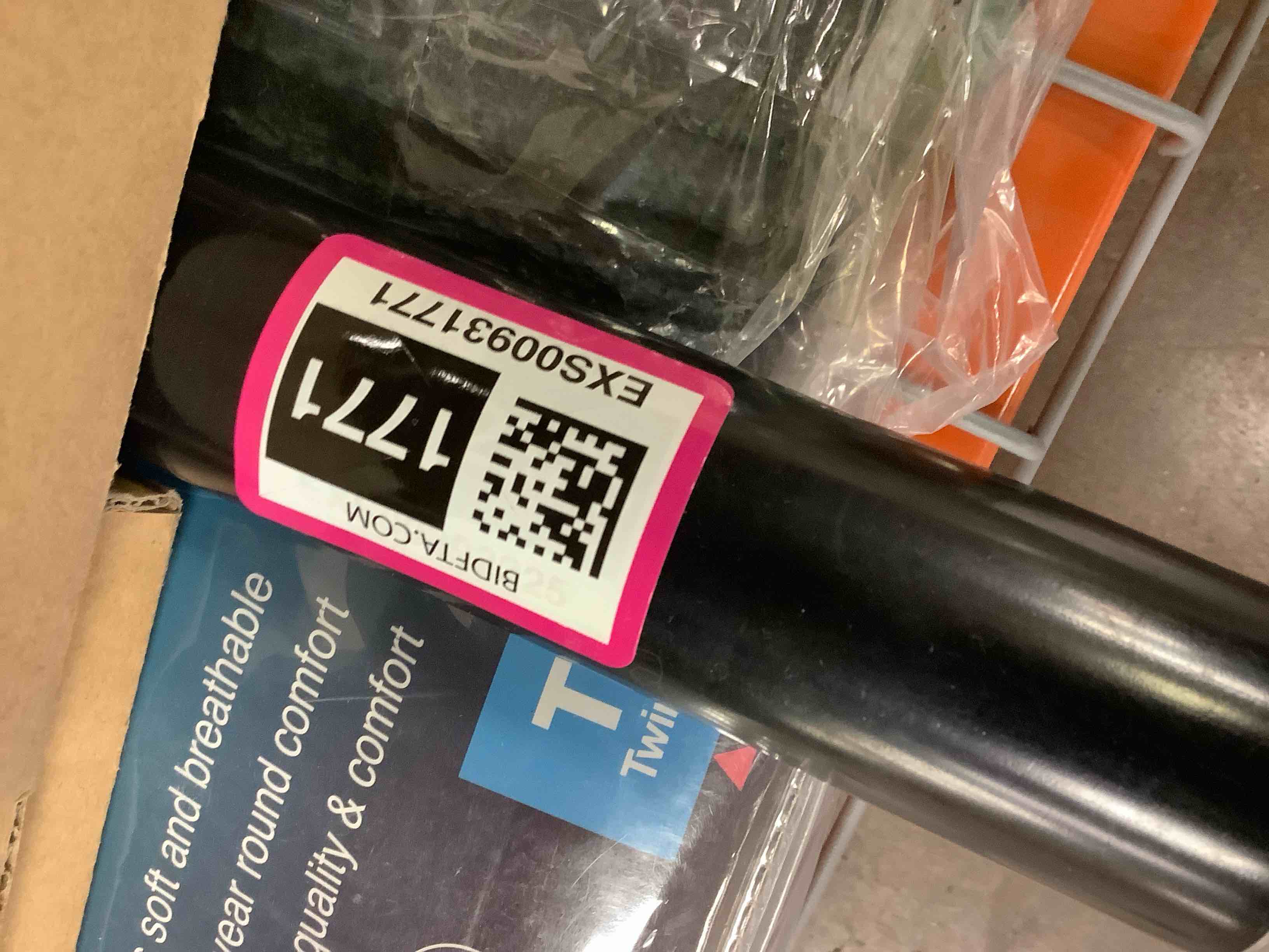 https://s3.amazonaws.com/lotting-images-prod/bidfta/EXS00931771_1701905534524.jpeg