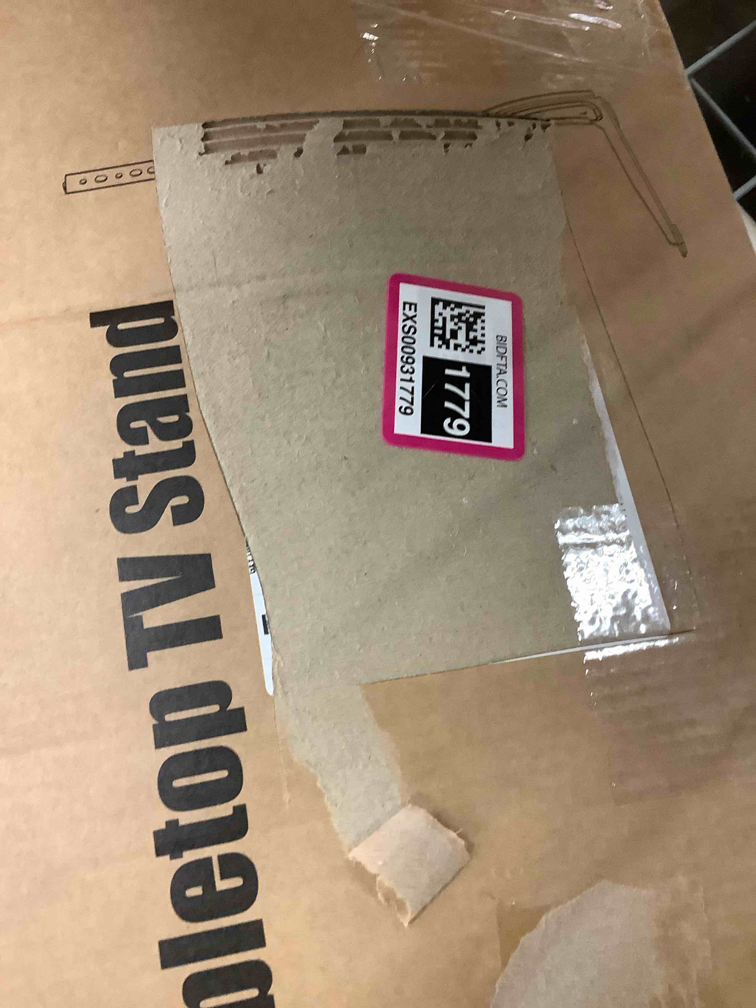 https://s3.amazonaws.com/lotting-images-prod/bidfta/EXS00931779_1701905602334.jpeg