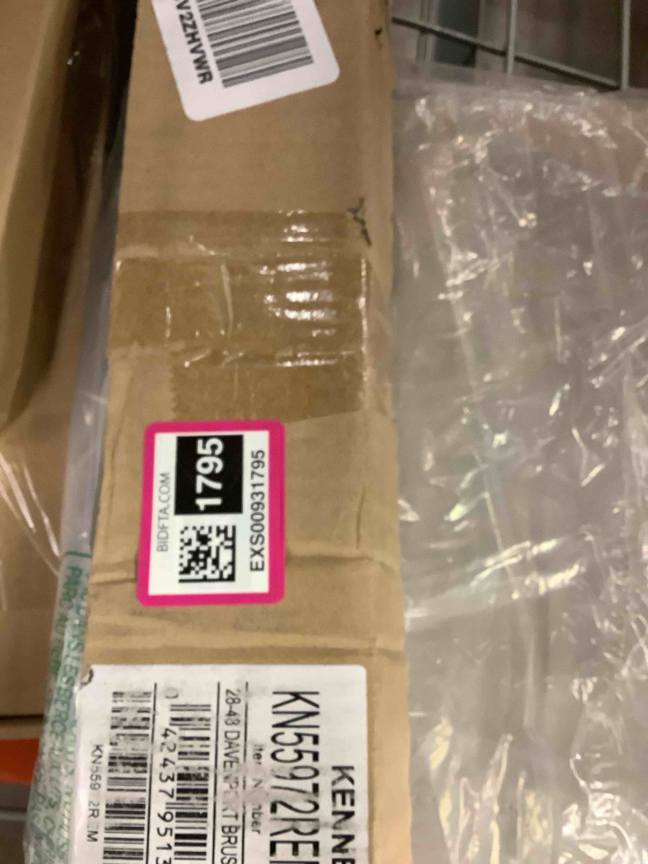 https://s3.amazonaws.com/lotting-images-prod/bidfta/EXS00931795_1701906170397.jpeg