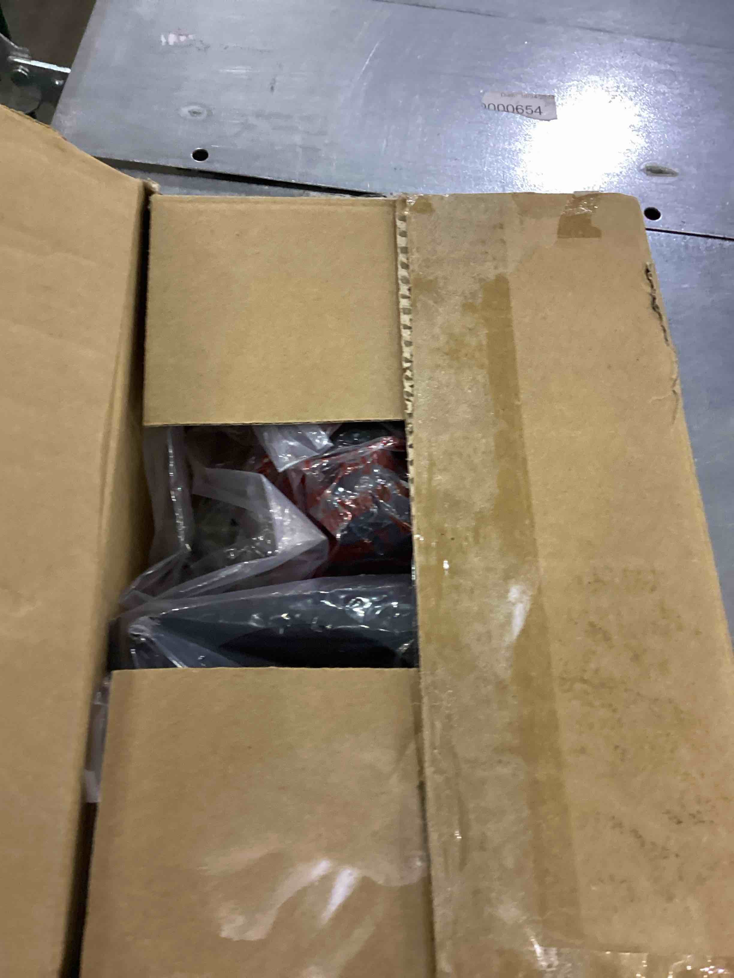 https://s3.amazonaws.com/lotting-images-prod/bidfta/EXS00932078_1699360071675.jpeg