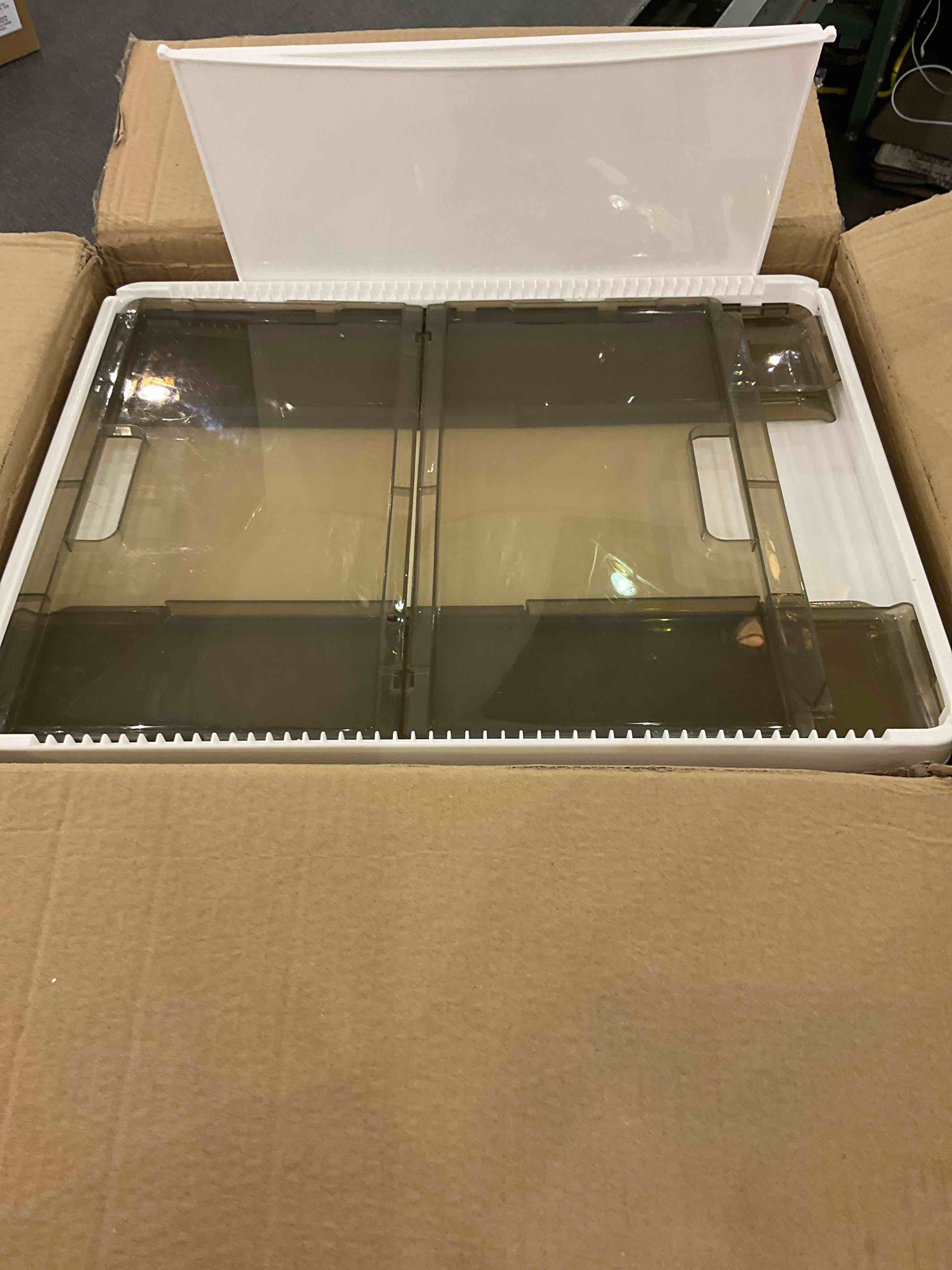 https://s3.amazonaws.com/lotting-images-prod/bidfta/EXS00933528_1699885959623.jpeg