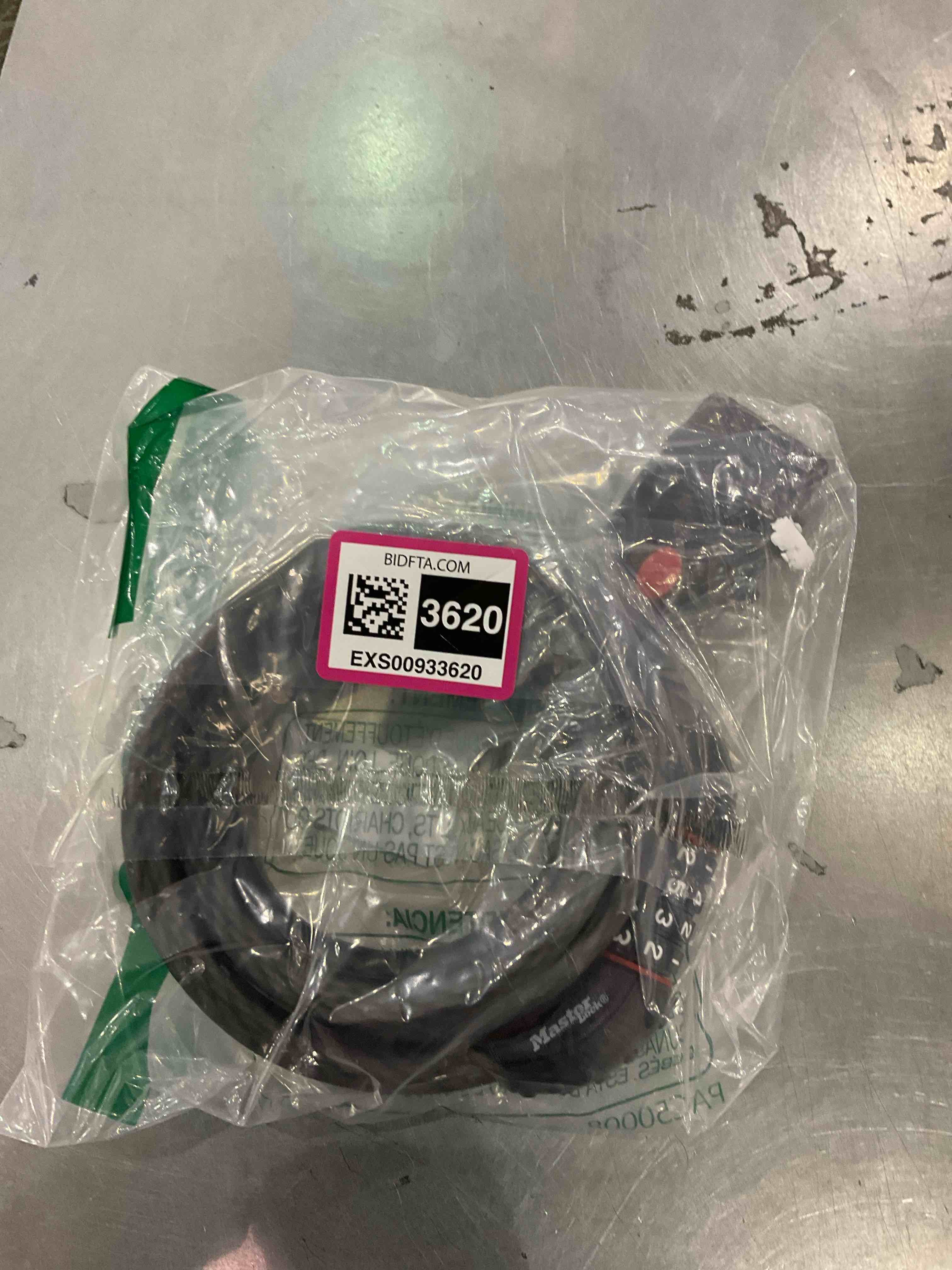 https://s3.amazonaws.com/lotting-images-prod/bidfta/EXS00933620_1699907100195.jpeg
