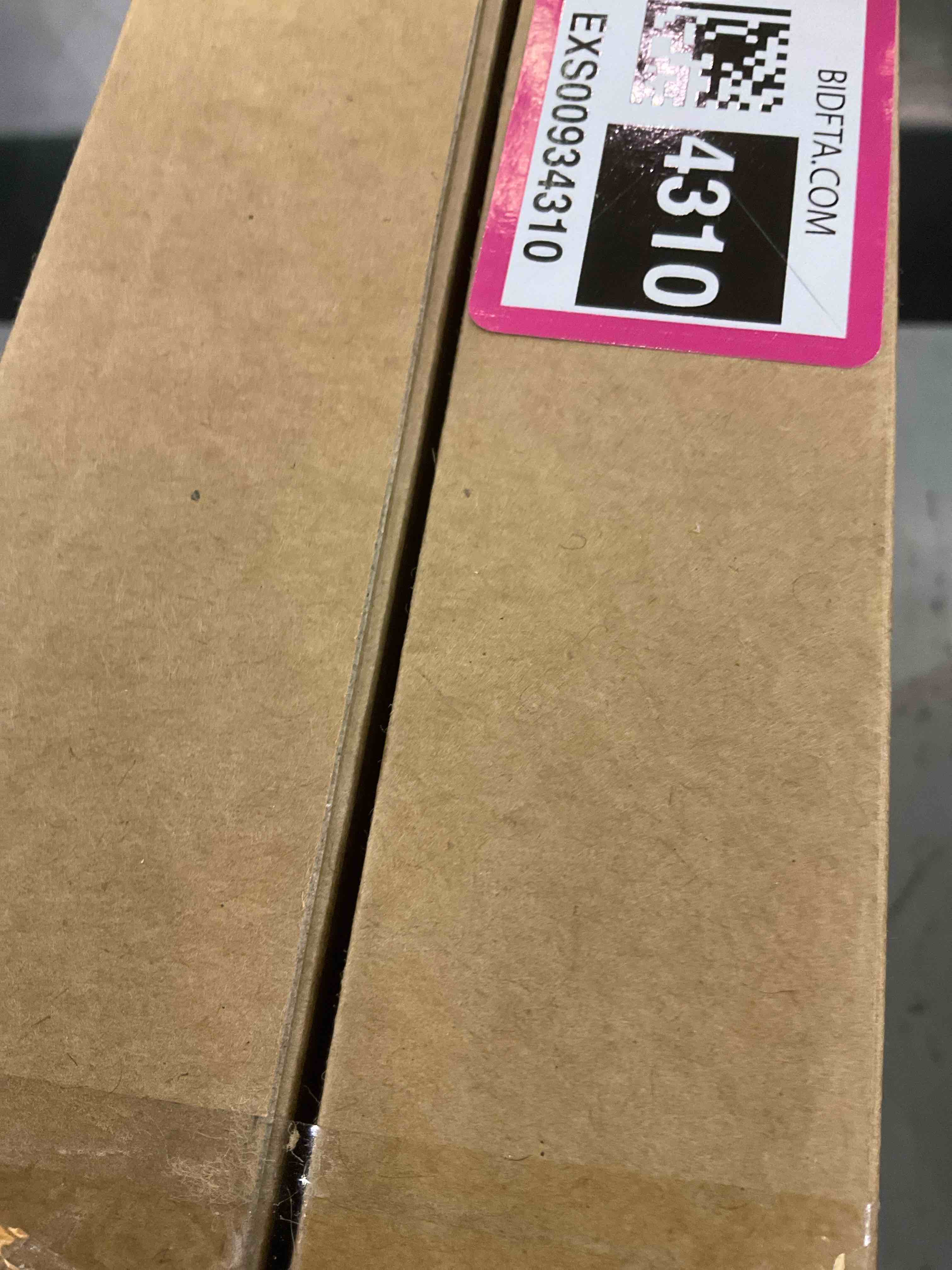 https://s3.amazonaws.com/lotting-images-prod/bidfta/EXS00934310_1699283472458.jpeg