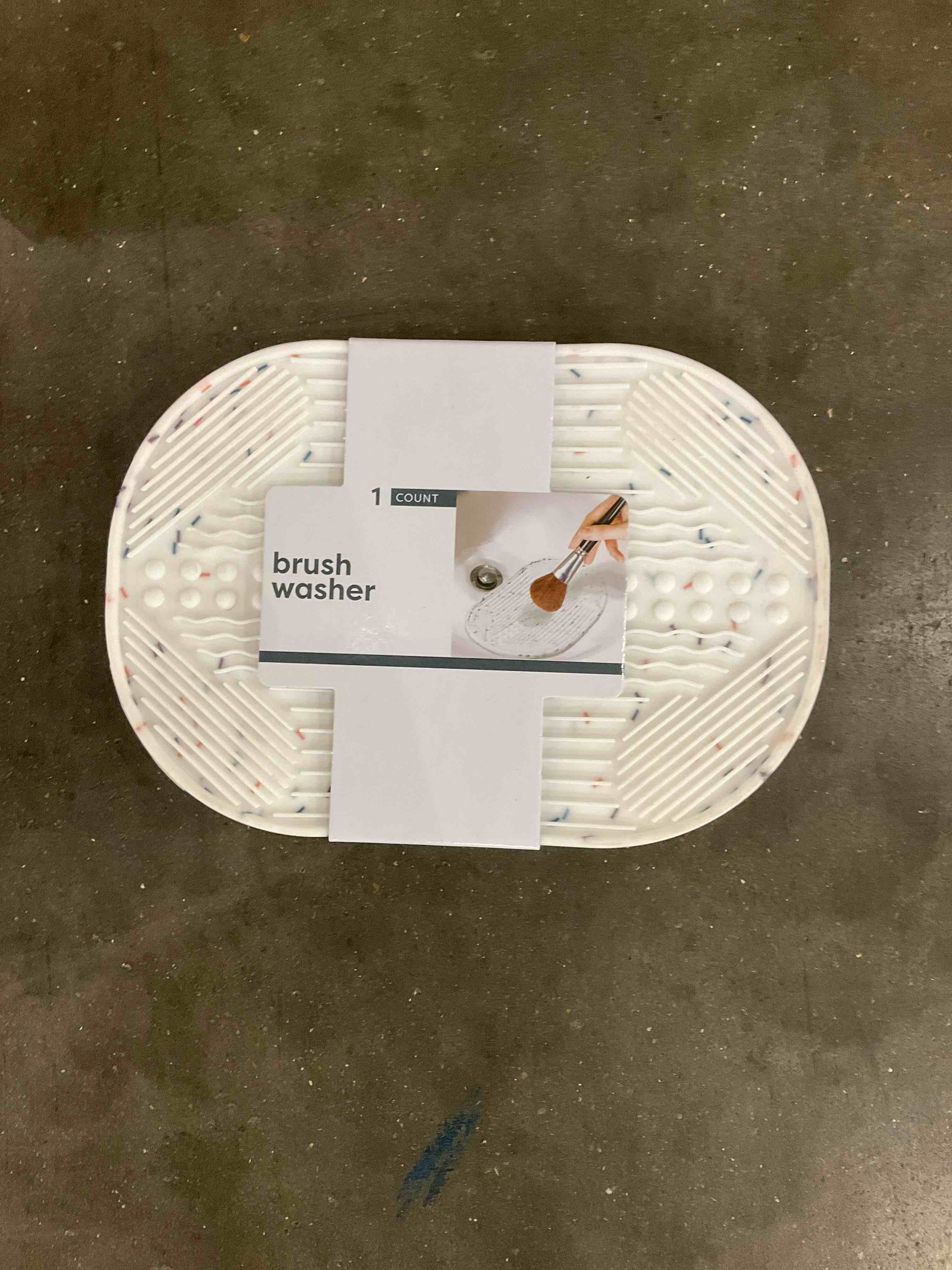 https://s3.amazonaws.com/lotting-images-prod/bidfta/EXS00935120_1699273636773.jpeg