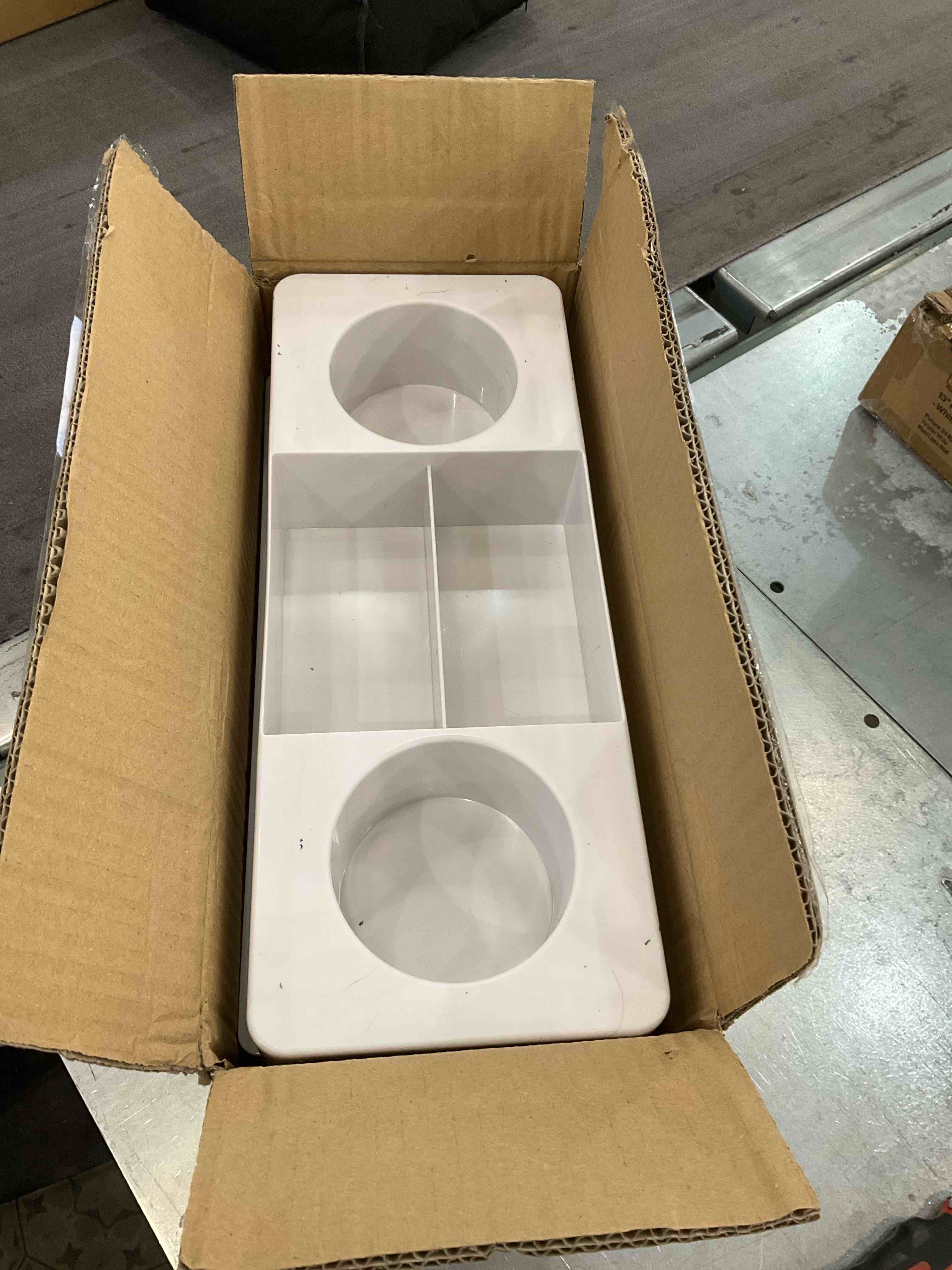 https://s3.amazonaws.com/lotting-images-prod/bidfta/EXS00935457_1699375050875.jpeg