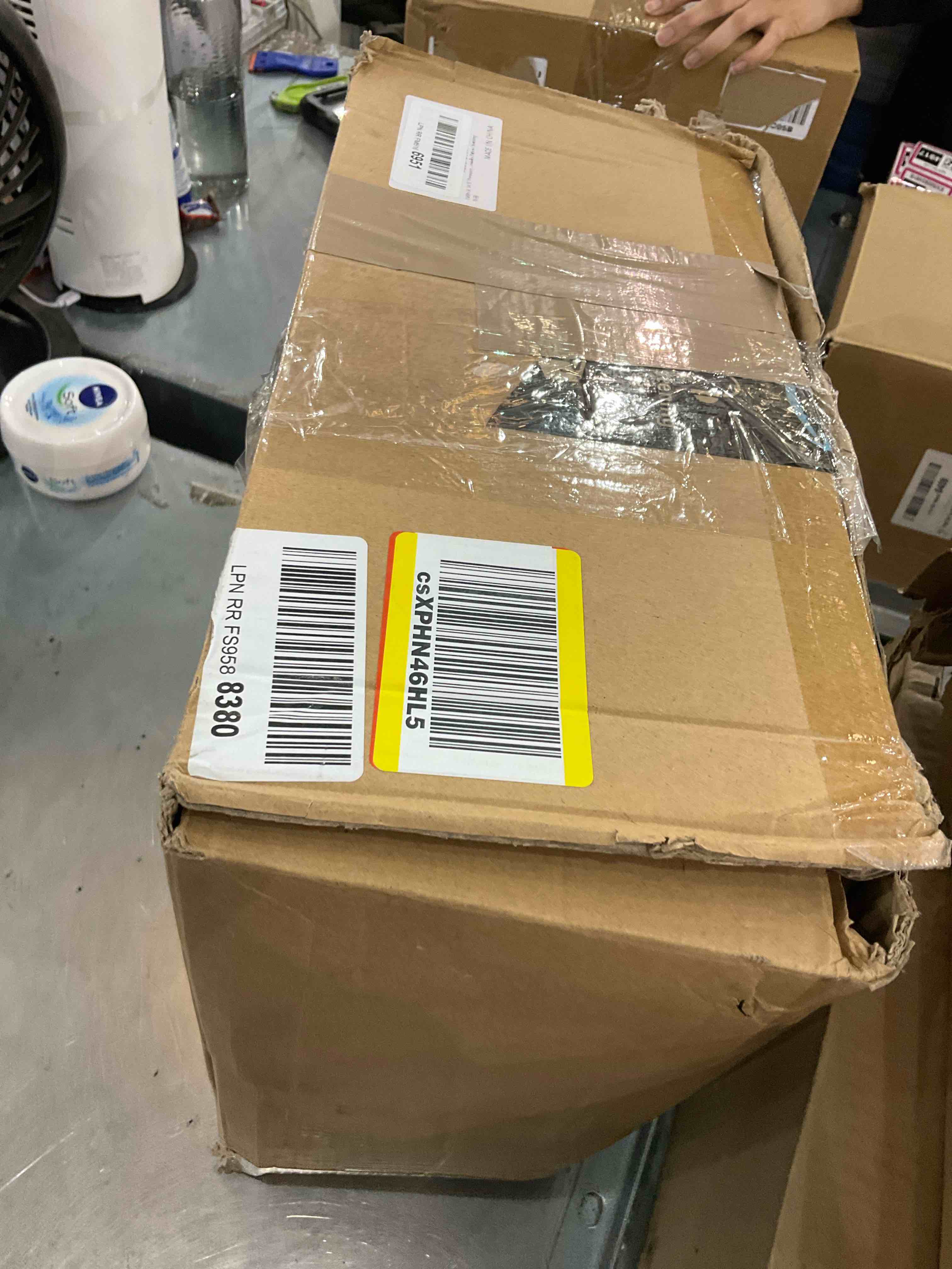 https://s3.amazonaws.com/lotting-images-prod/bidfta/EXS00935608_1699456612701.jpeg