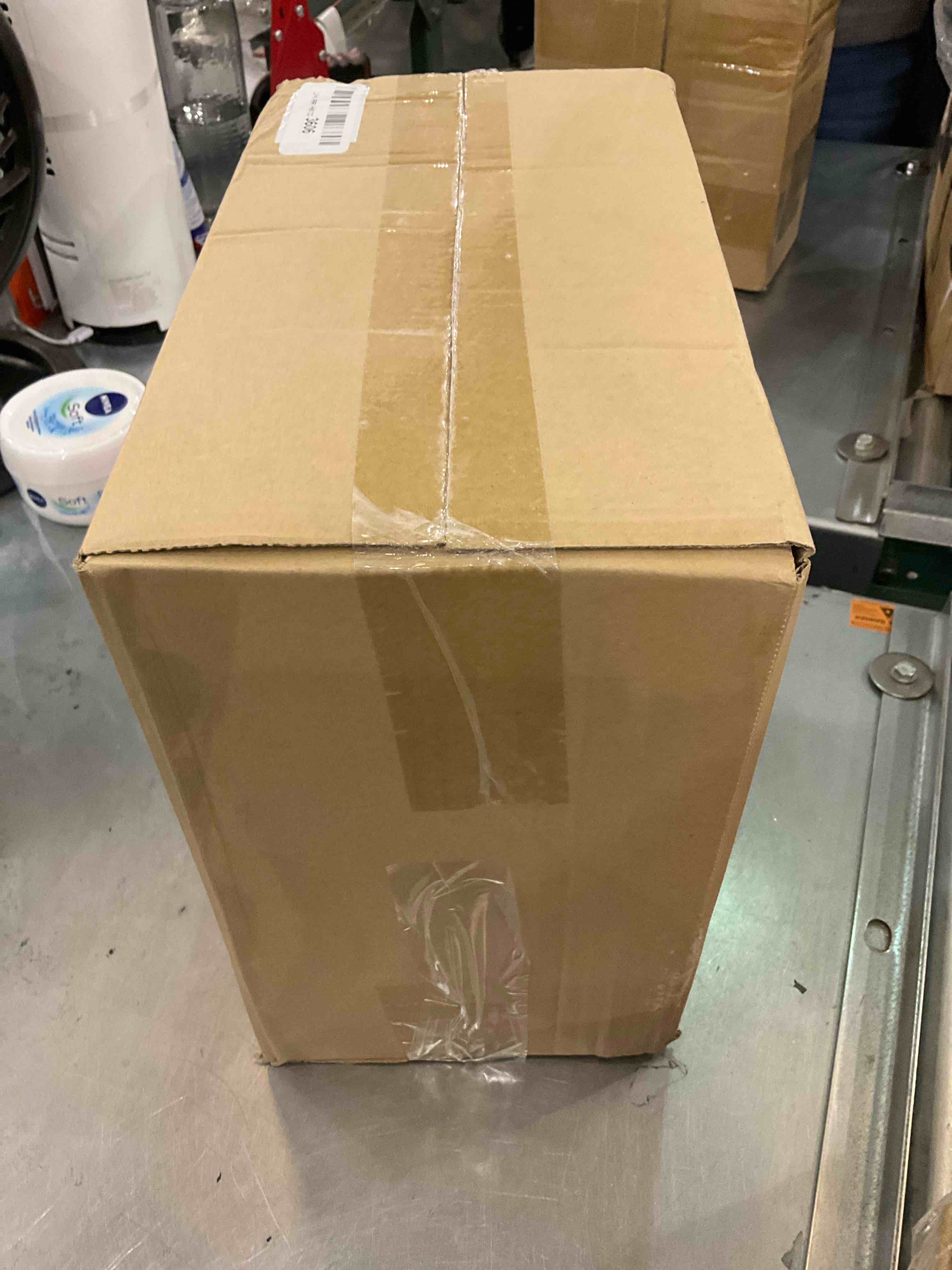 https://s3.amazonaws.com/lotting-images-prod/bidfta/EXS00935612_1699456936839.jpeg